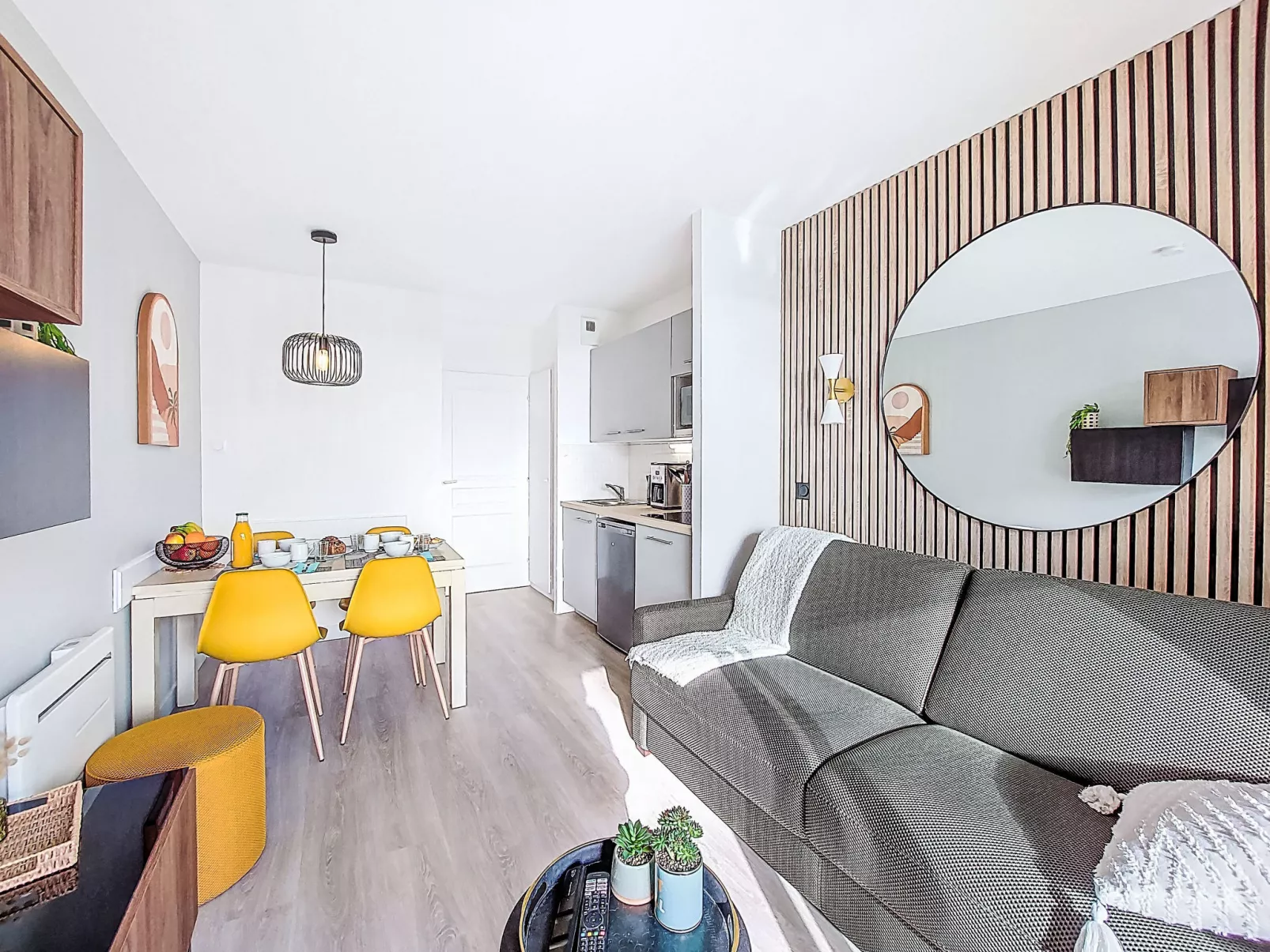 Garden and Sea- Appt T2 moderne, vue mer - Binnen