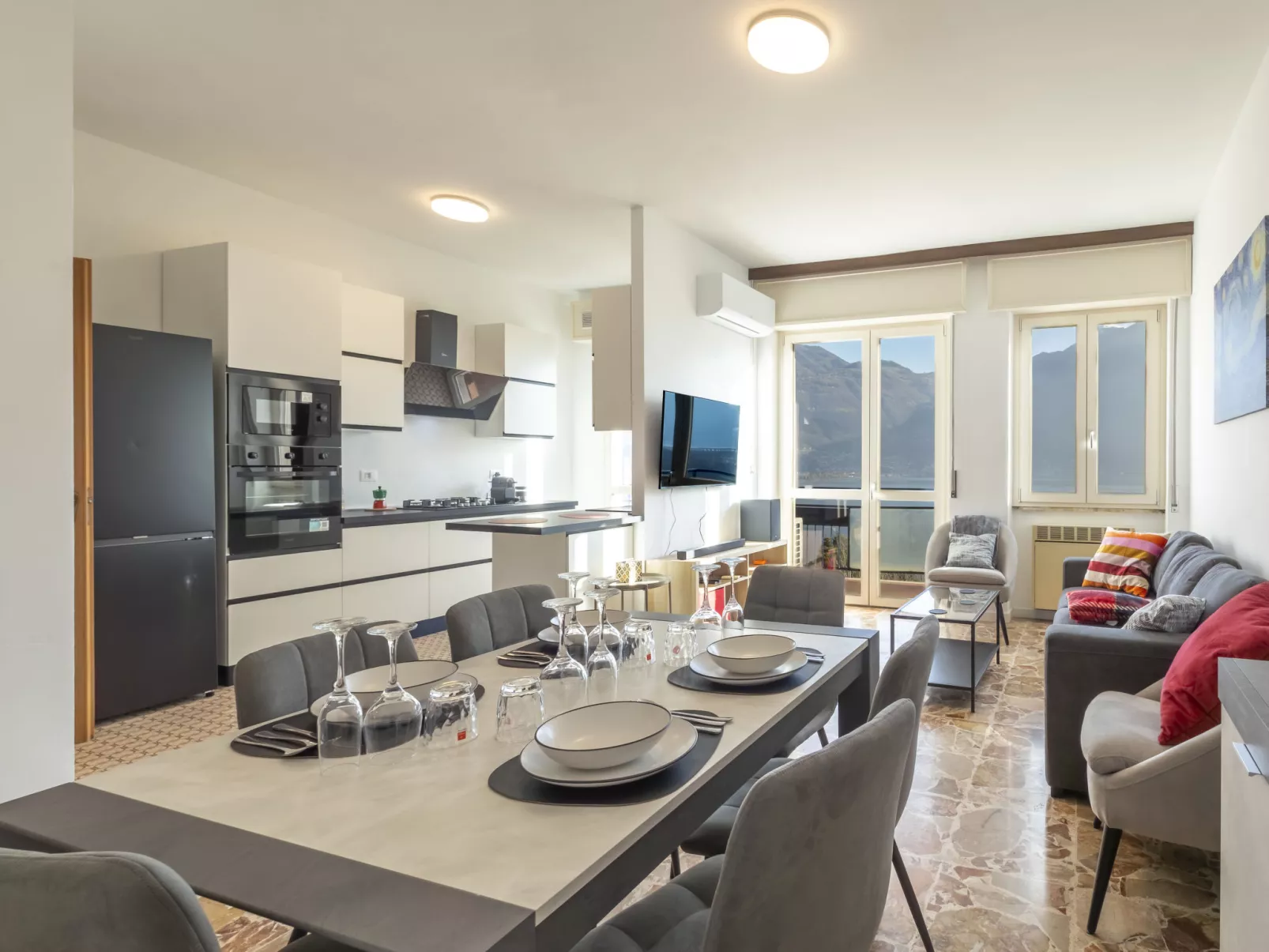 Lovere Balcony View - Binnen