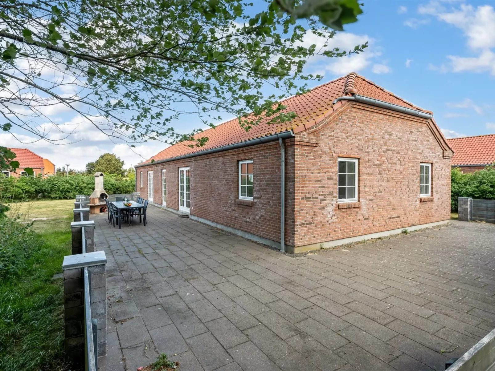 "Sod" - 3.2km from the sea - Buiten