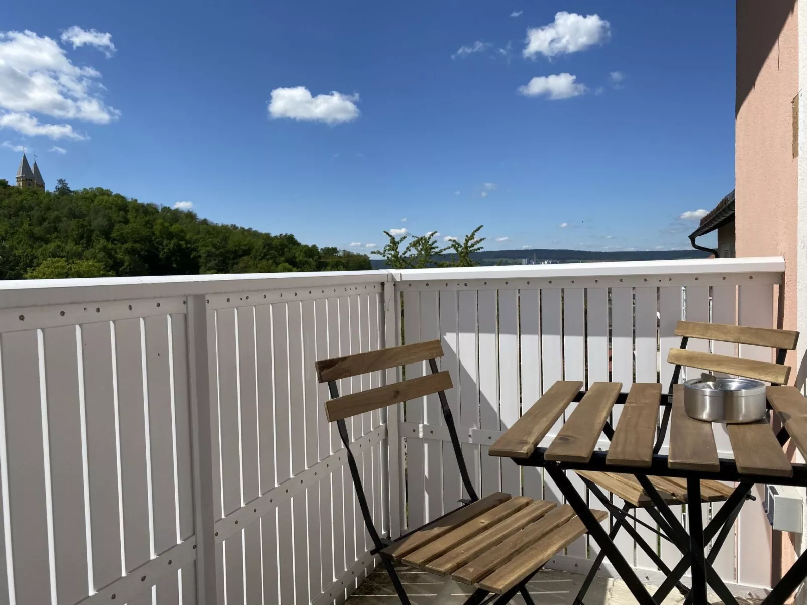 SAD151 Moderne Monteurwohnung mit Balkon - Image-tags.info