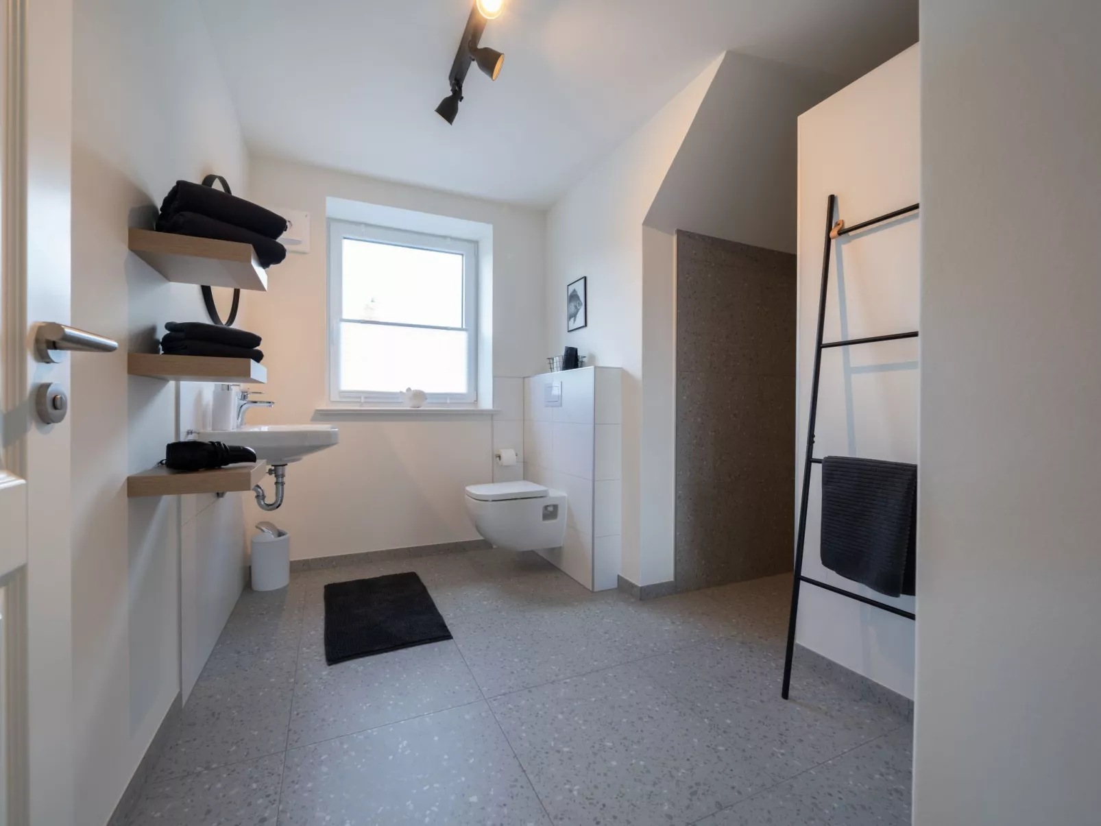 Küstenbutze - Modernes Apartment für 2 mit vollausgestatteter Küche, Balkon, Ne - Image-tags.info