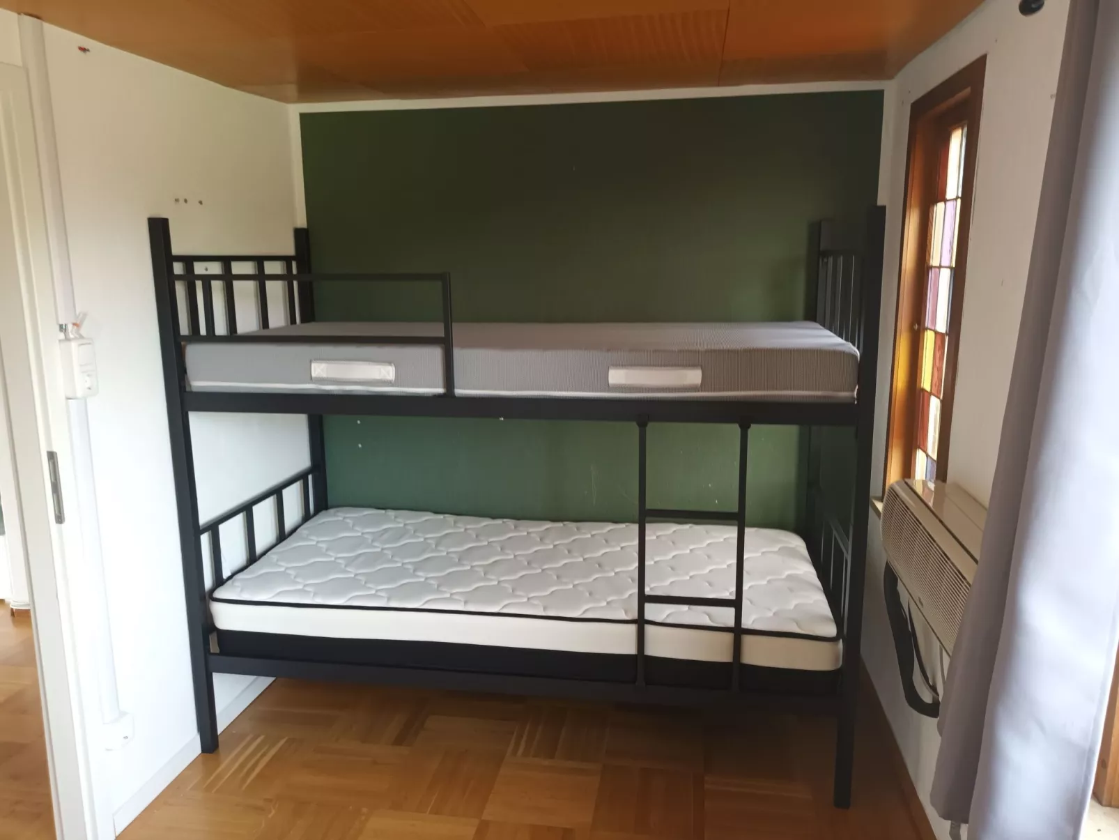 3 Zimmer 1. OG 100qm - Image-tags.info