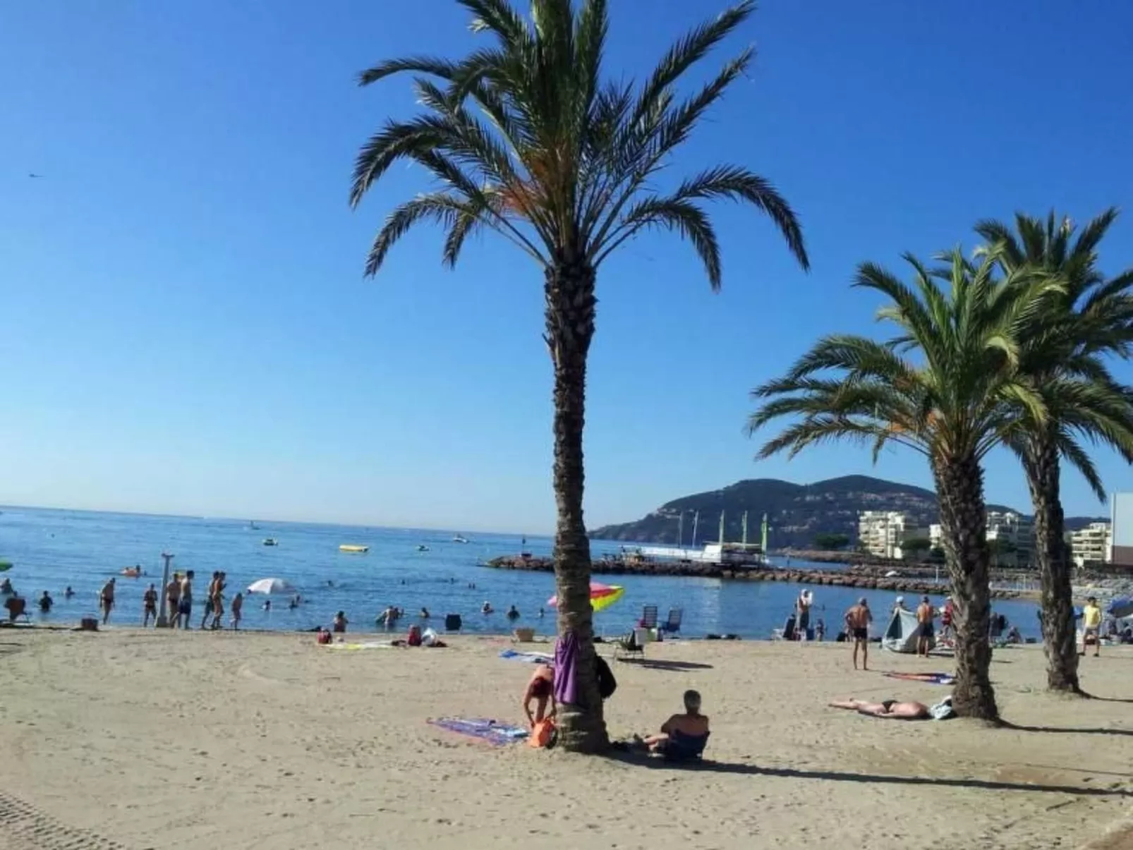 Locations-06 - la maison de noelie - Gartengeschoss - Image-tags.info