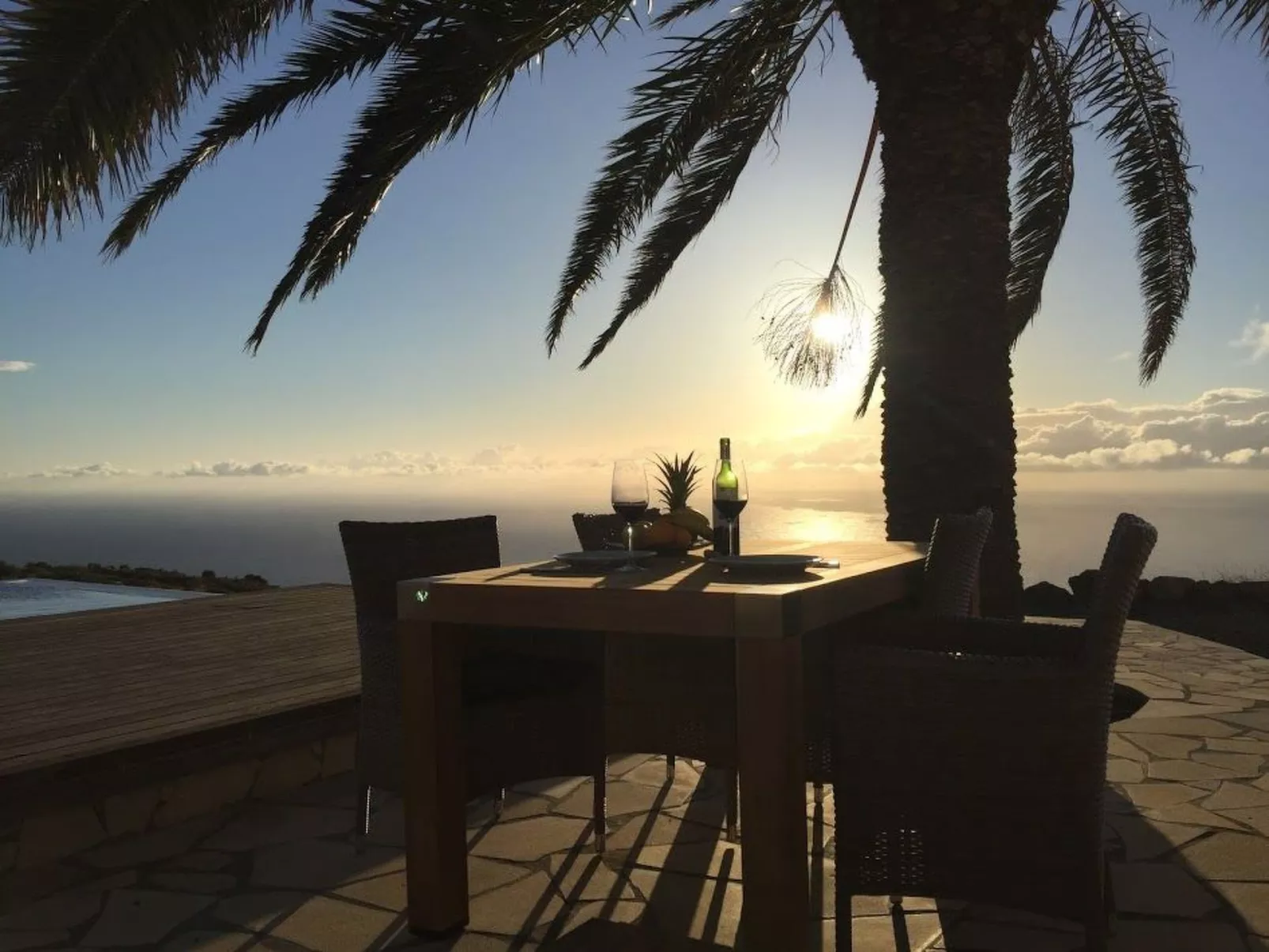 Romantische Ferienvilla mit Infinity-Pool und Panoramameerblick - Image-tags.info