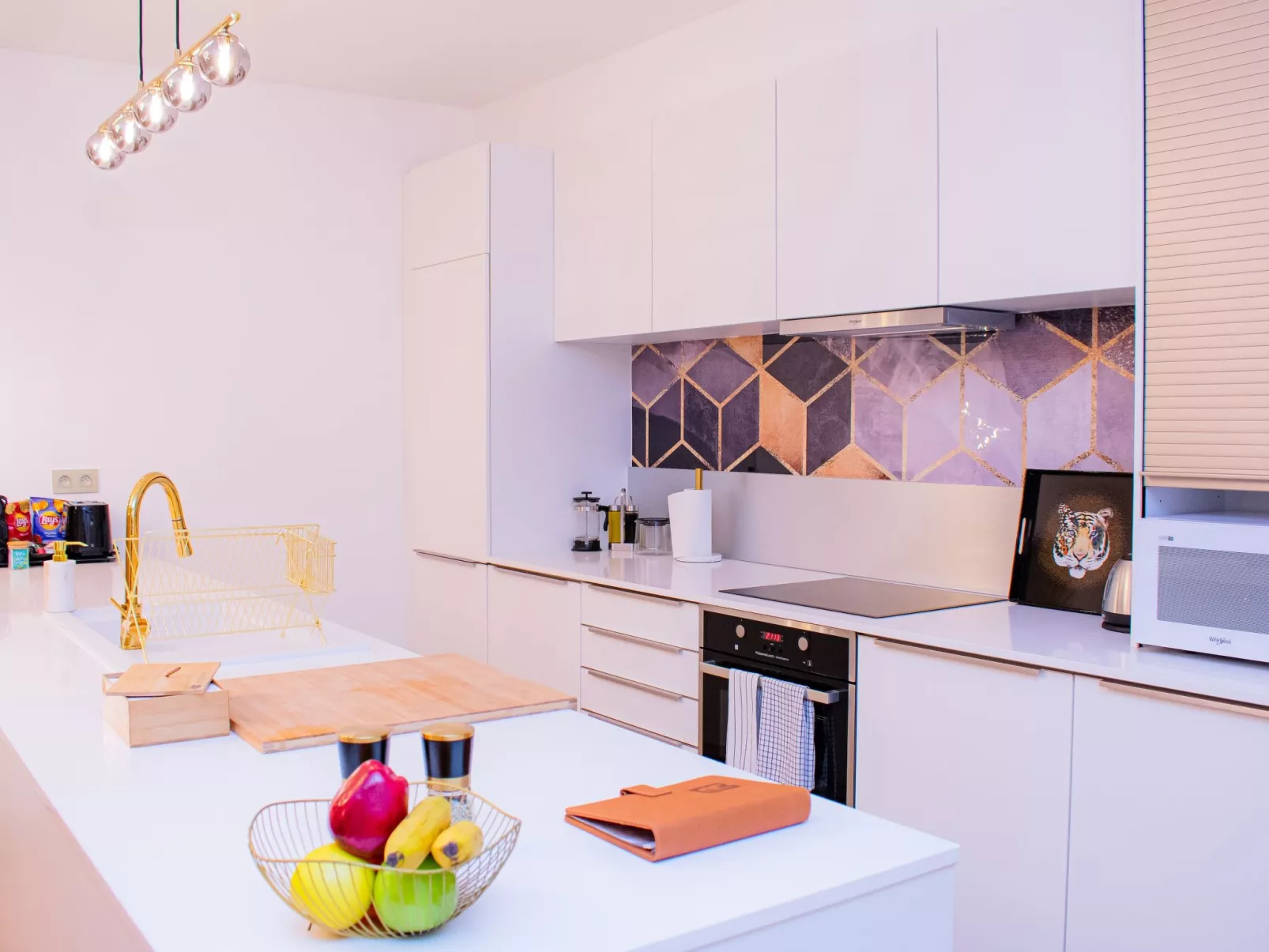 "Chic City Escape 2B" - Image-tags.info