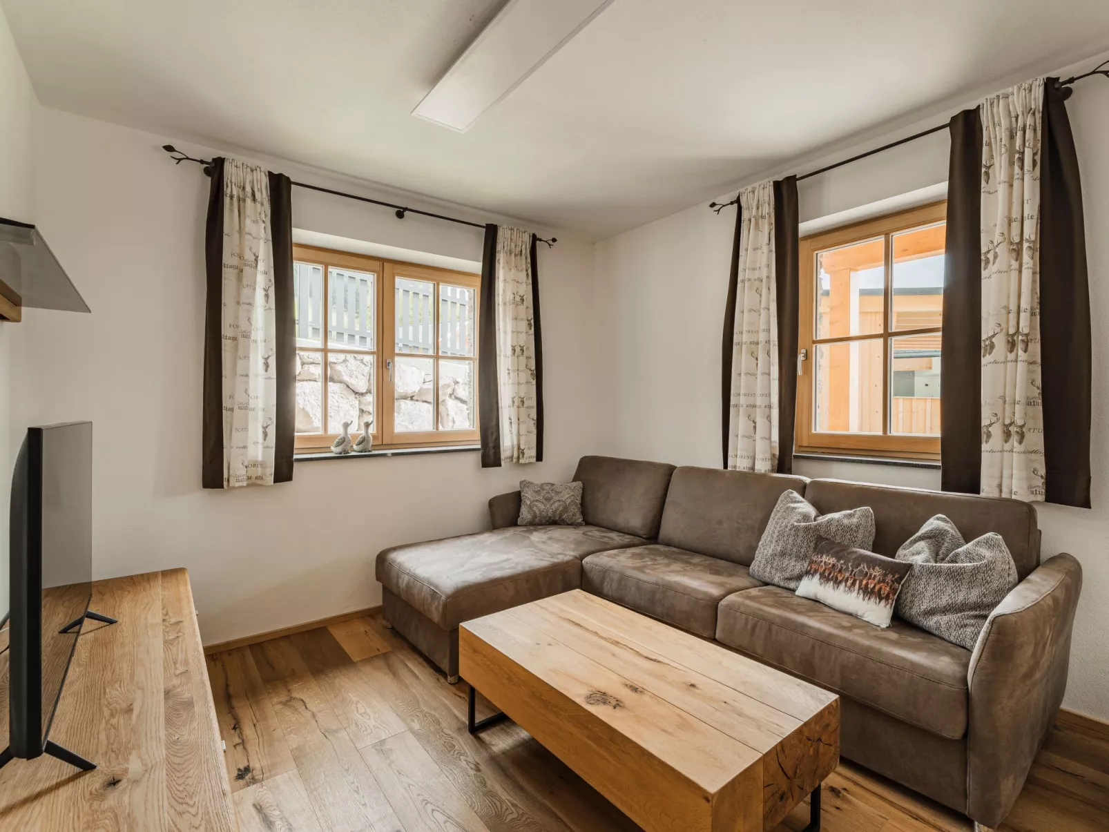 In Rußbach Am Pass Gschütt mit Garten, Terrasse und Grill - Image-tags.info