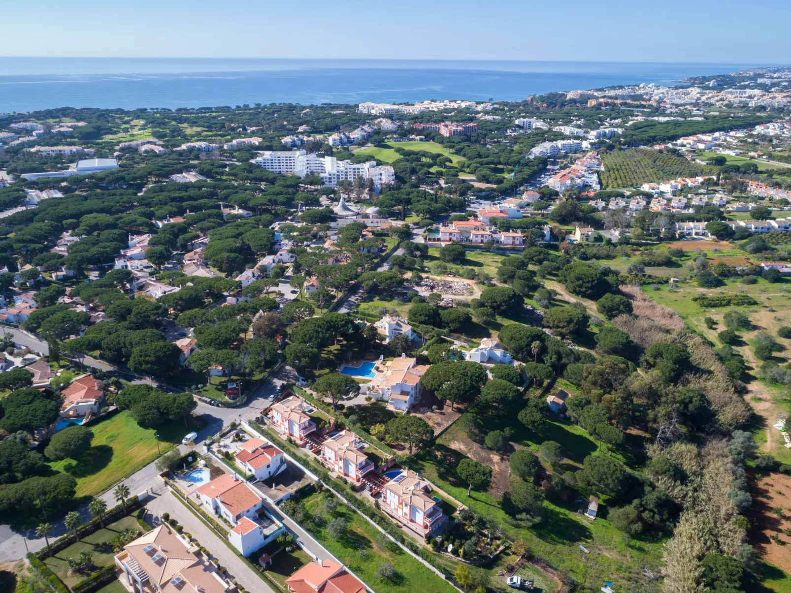 4-Schlafzimmer-Villa R2, Garten, Pool, Strand - Image-tags.info