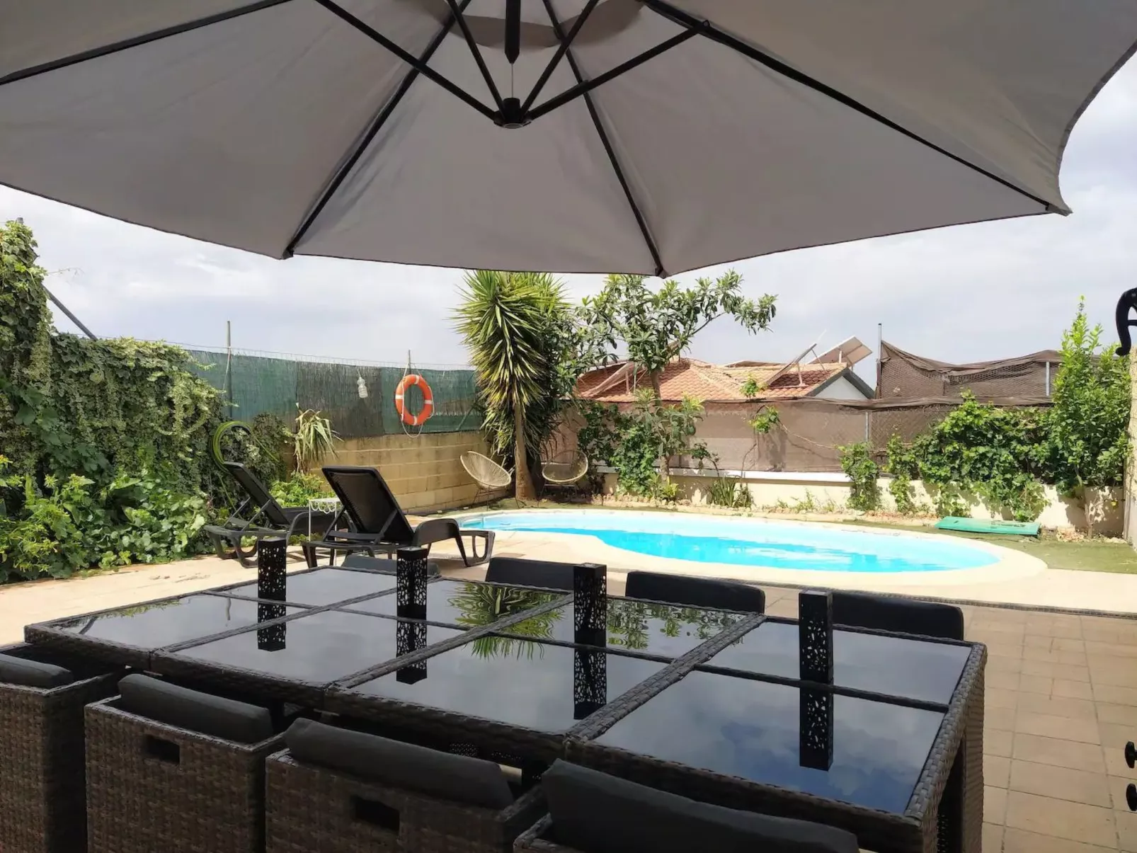 Helles Haus mit Aussicht und privatem Pool - Image-tags.info