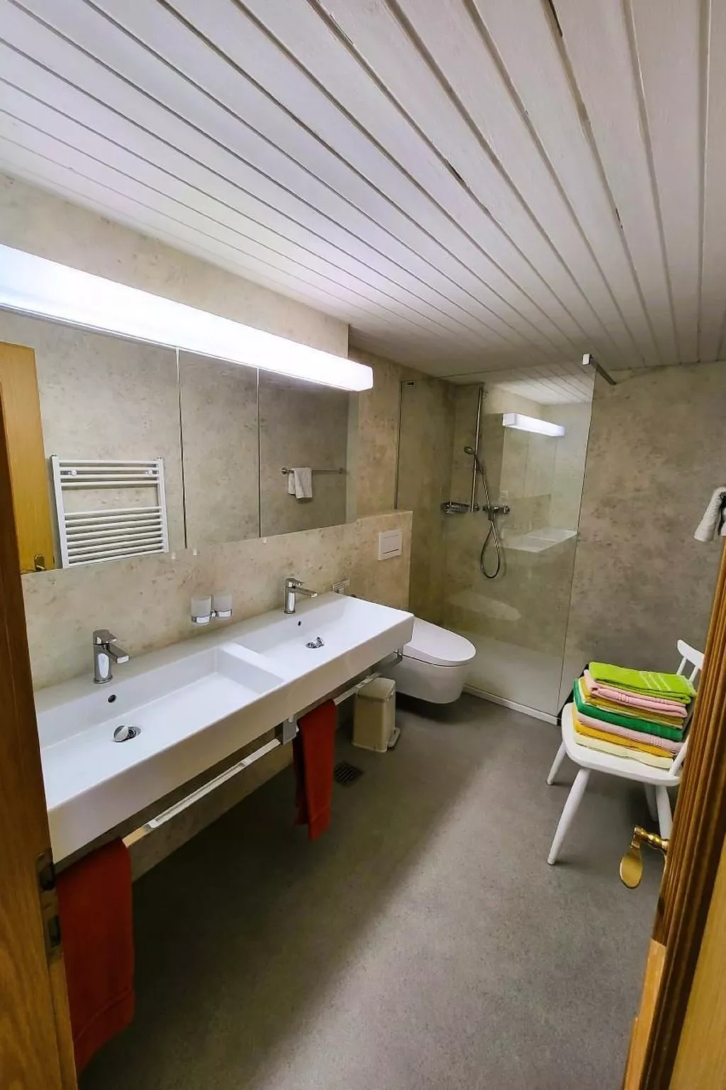 Chalet Lilo Big view - Image-tags.info