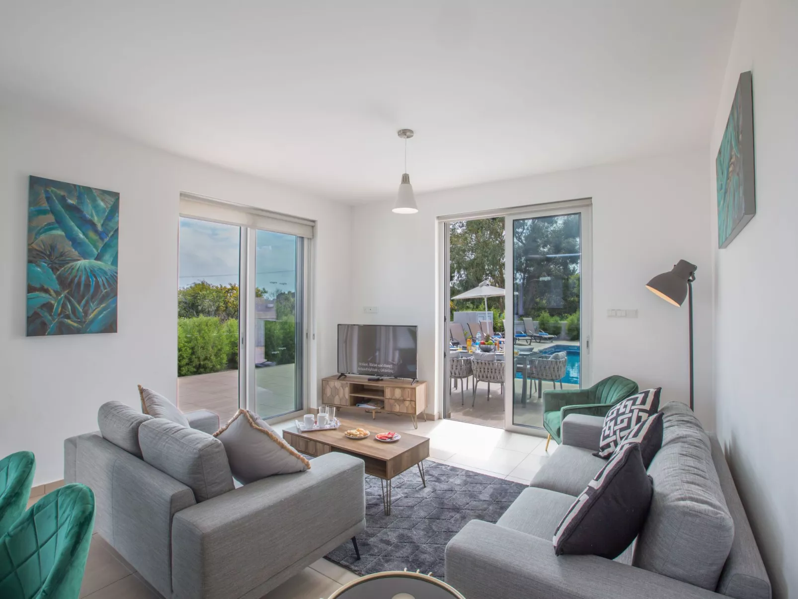 Schöne, topmoderne Ferienvilla auf Zypern - Image-tags.info