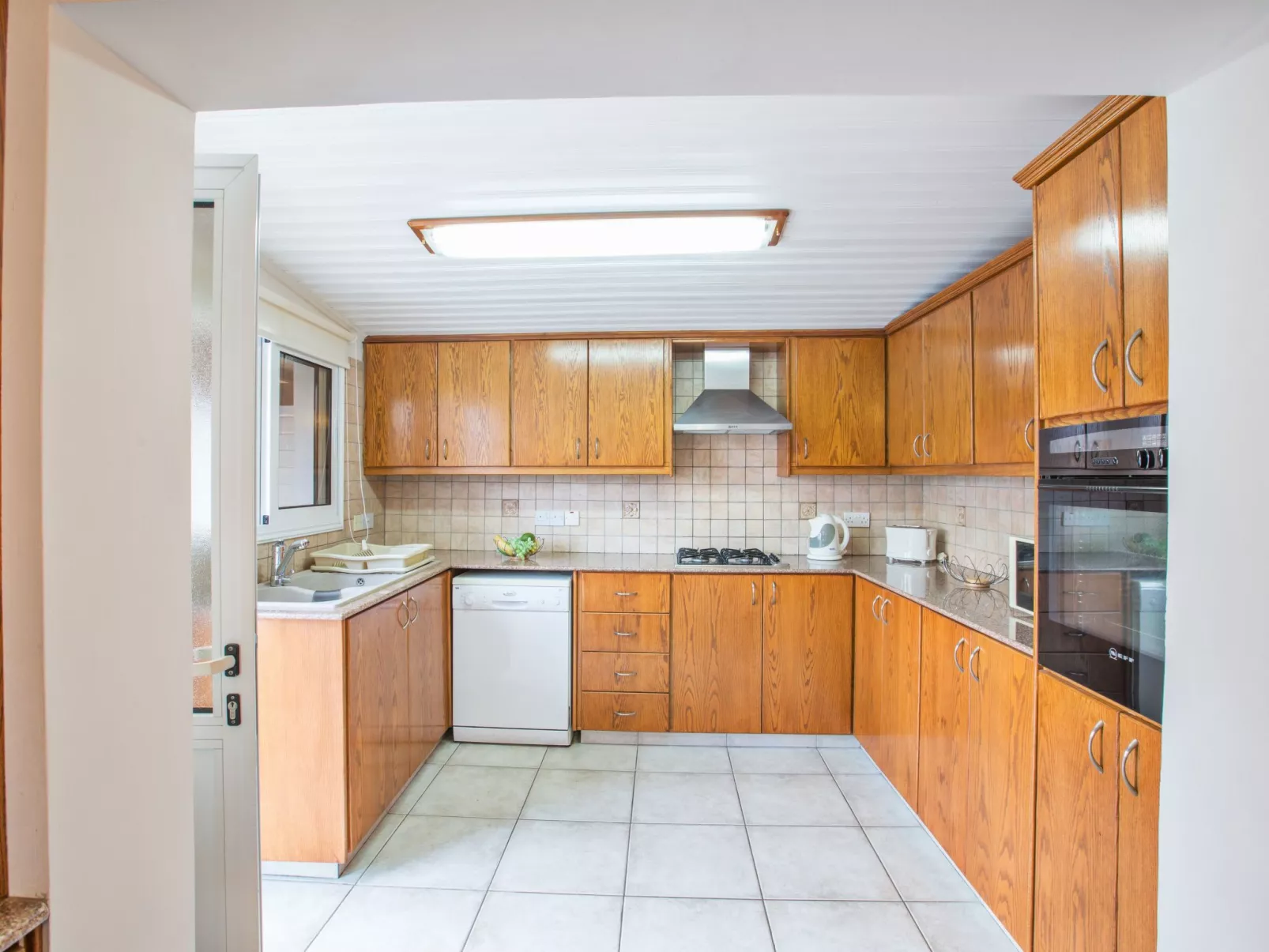 Geräumige Villa mit 3 Schlafzimmern und Pool in Protaras - Binnen