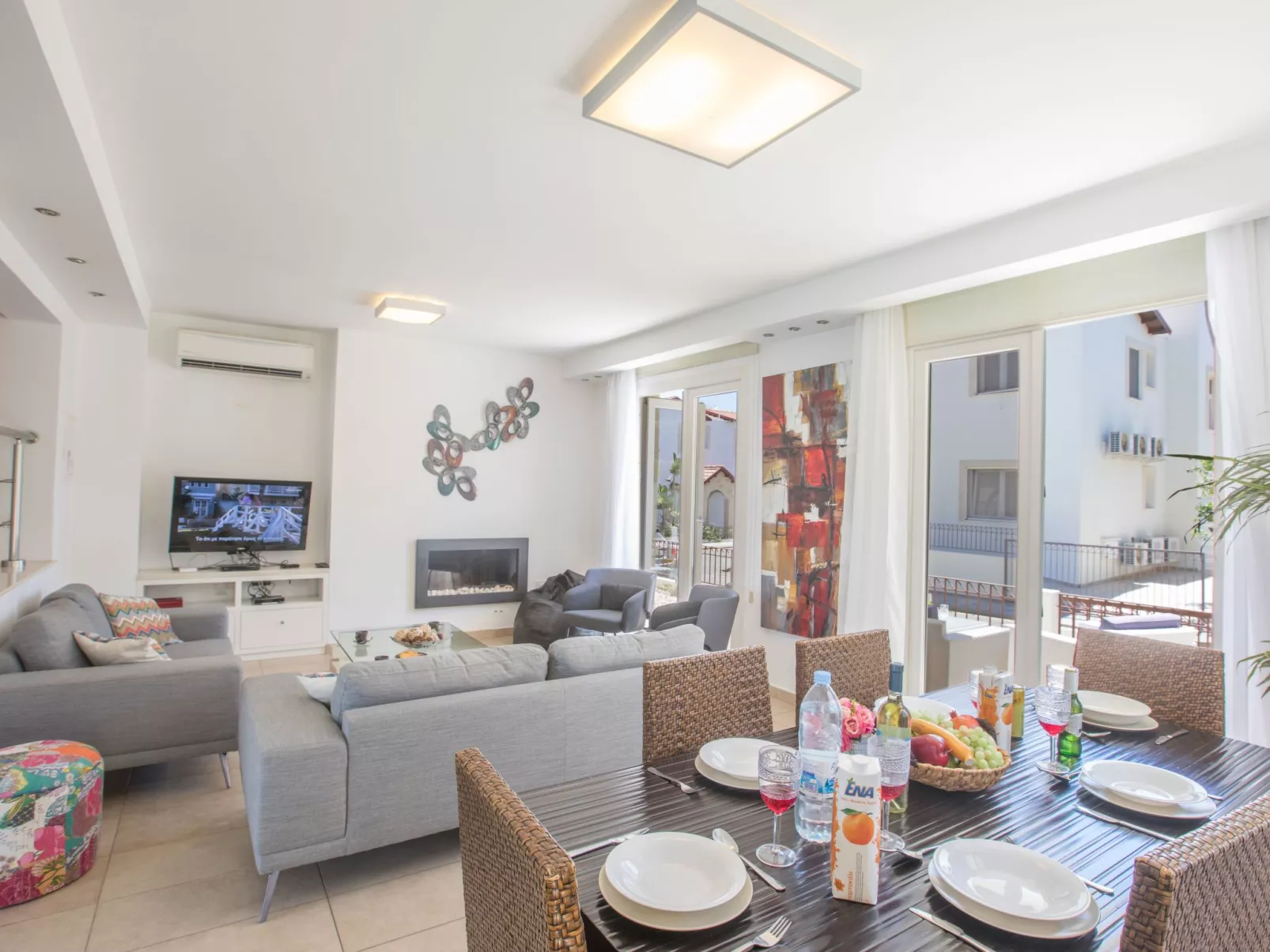 3-Schlafzimmer-Luxusvilla mit Pool und teilweise Meerblick - Image-tags.info