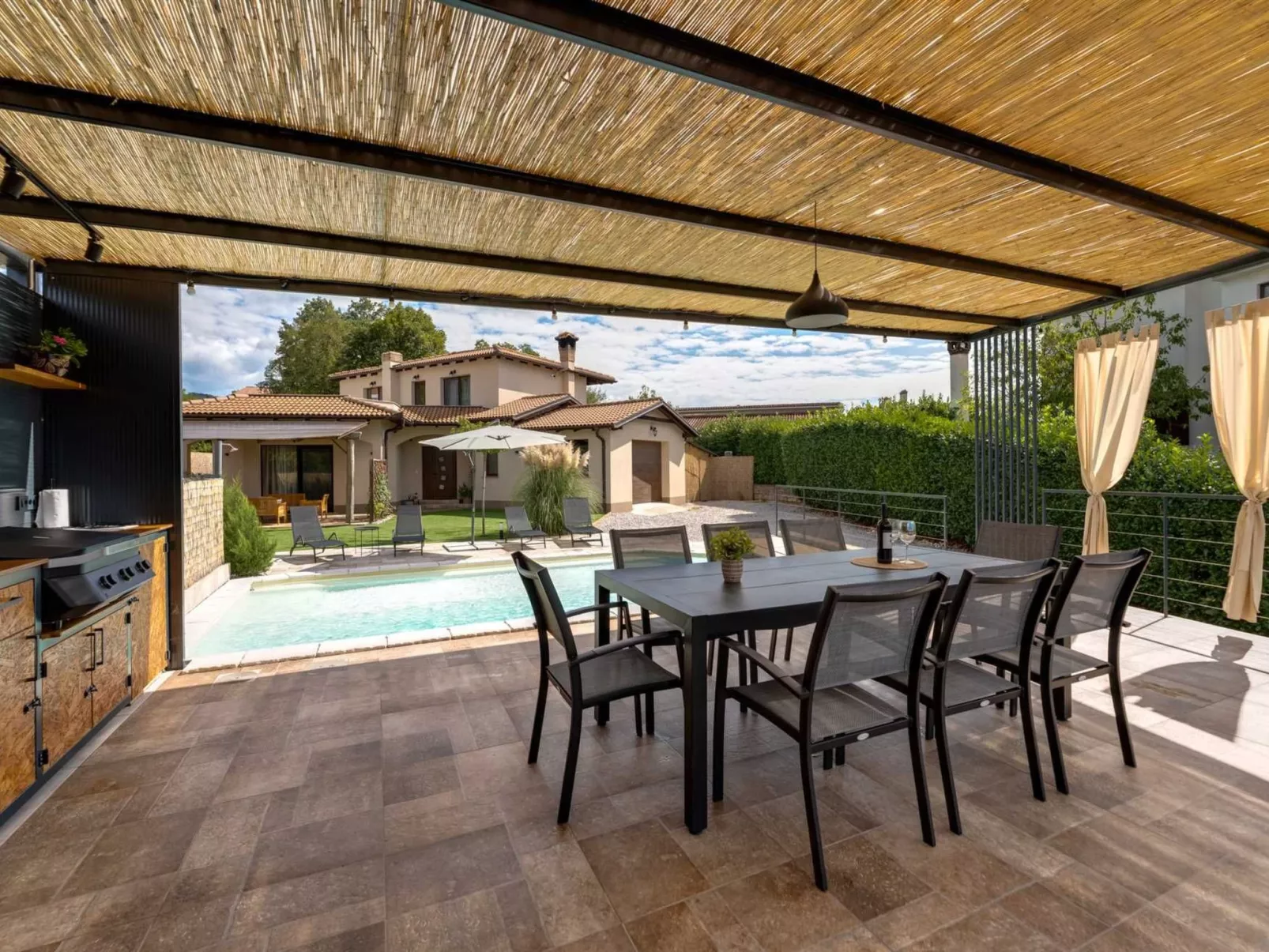 Ferienvilla mit Pool, ruhige Aria - Image-tags.info