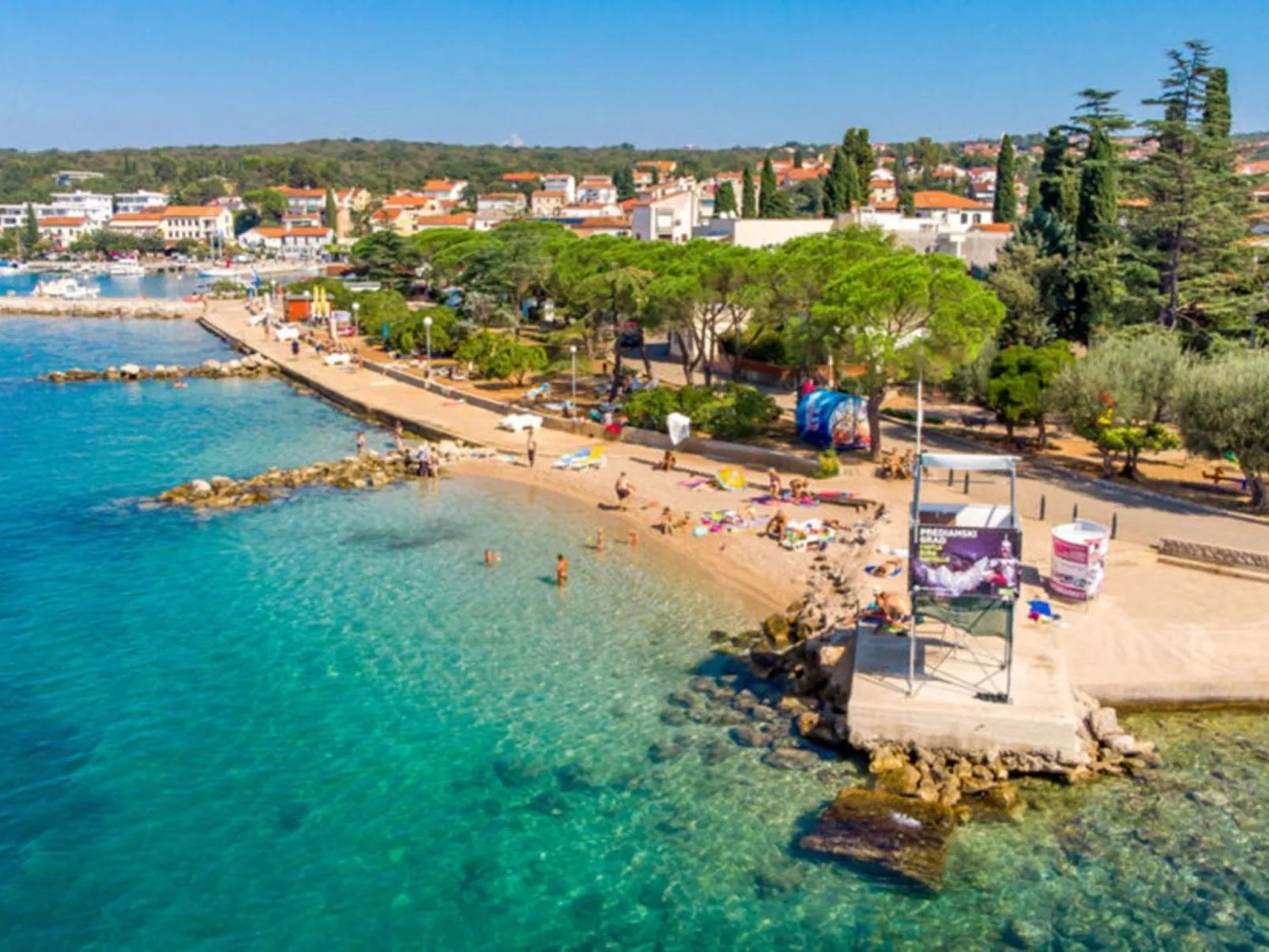 Romantische Villa mit Pool, umgeben von Natur - Image-tags.info