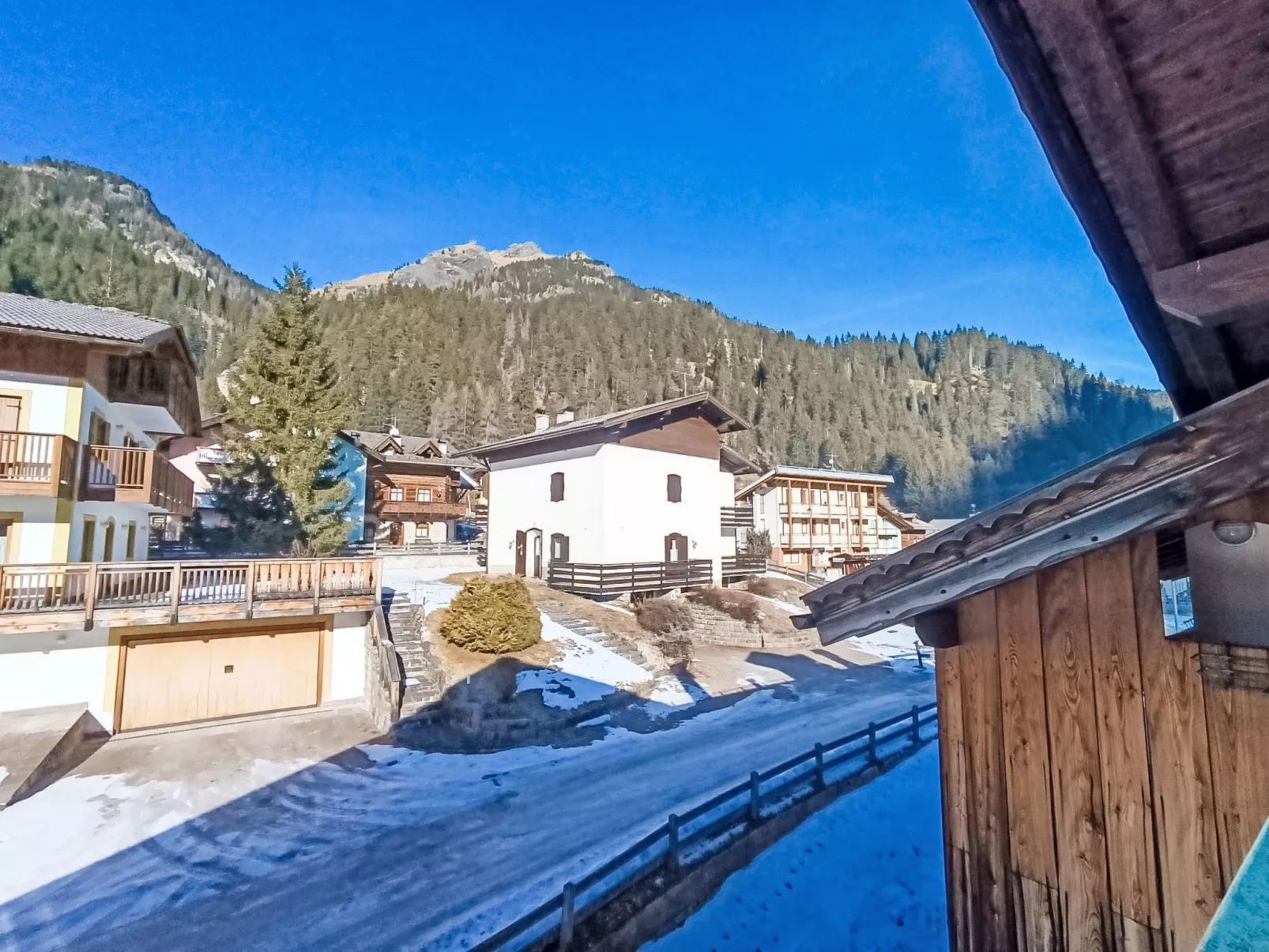 Cesa sot Larsec - Buiten