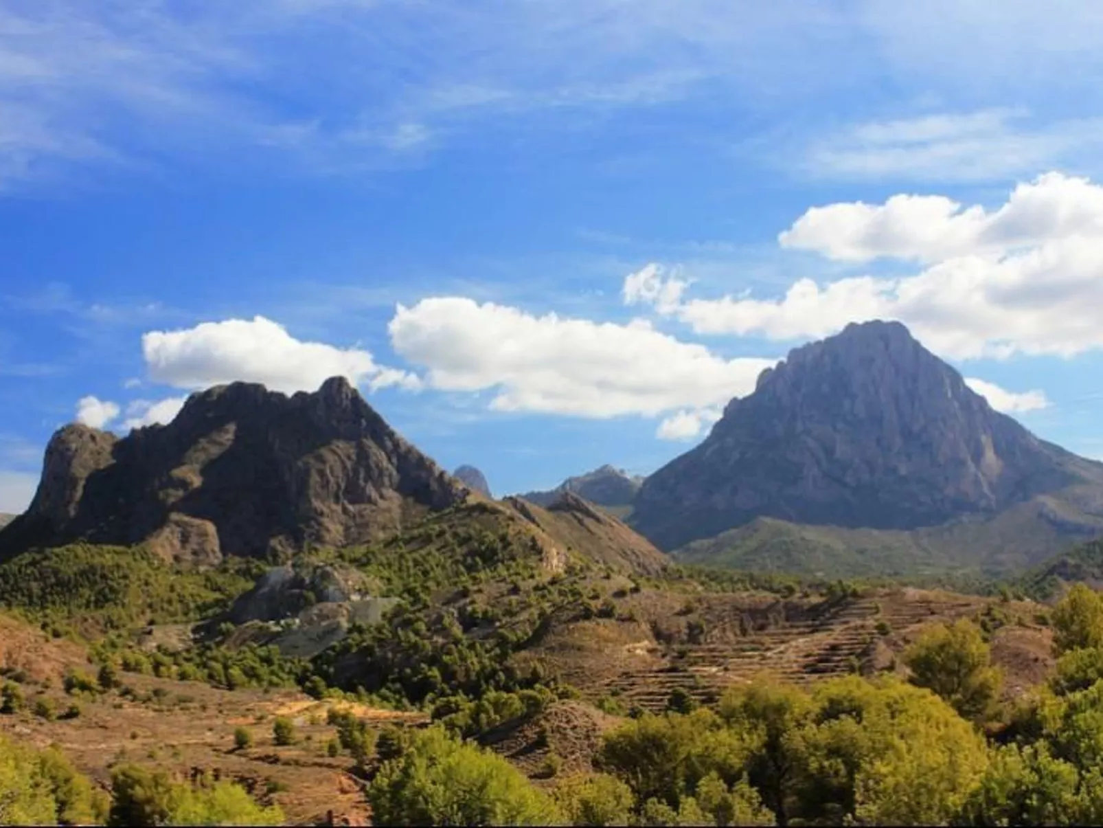 Villa im spanischen Stil mit großem Pool und ein - Buiten