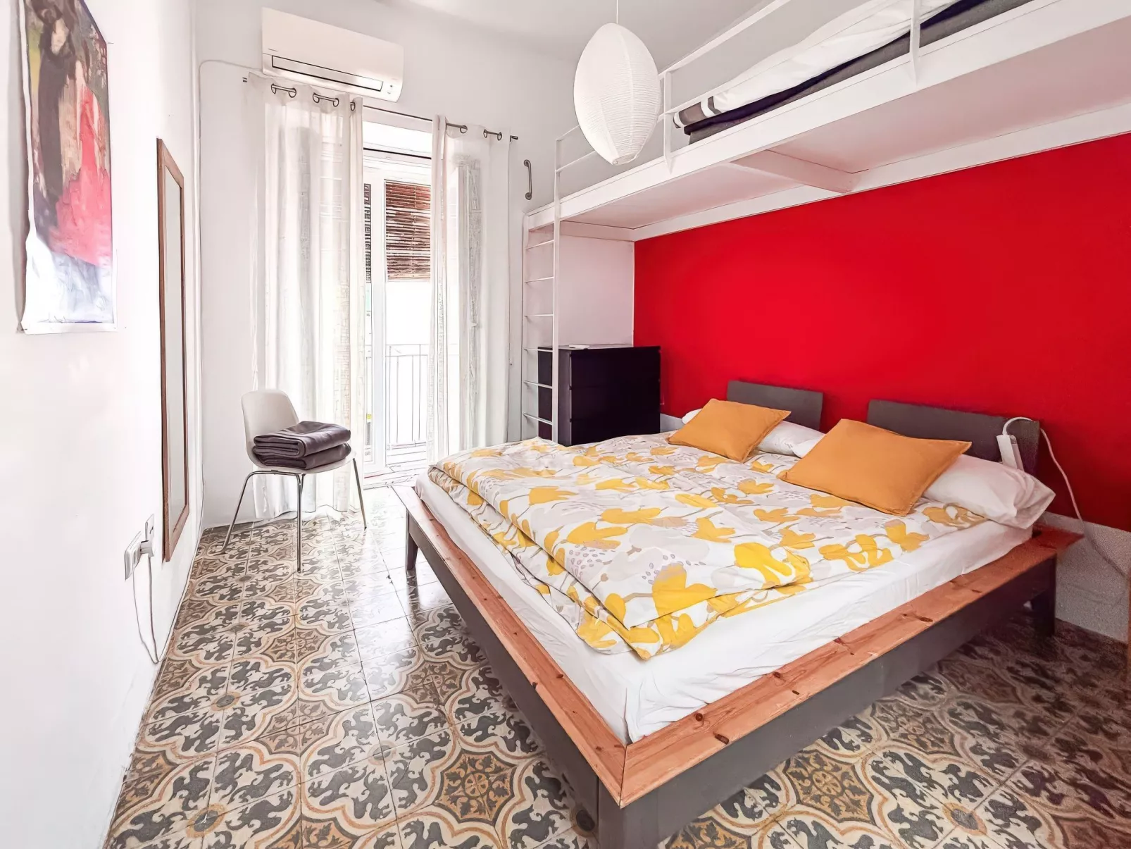 Helle Dach-Maisonette mit riesiger Terrasse - Binnen