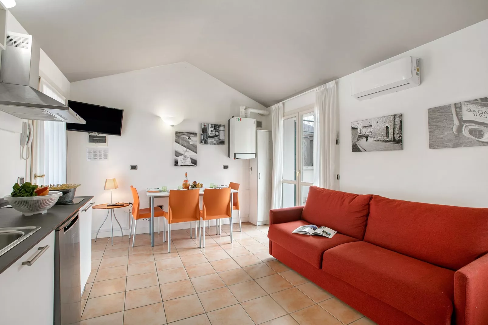 RESIDENCE PORTO LETIZIA - VILLAS-STUDIO 4 PAX VISTA LAGO DELUXE 8214 - VSLD4 - Woonkamer