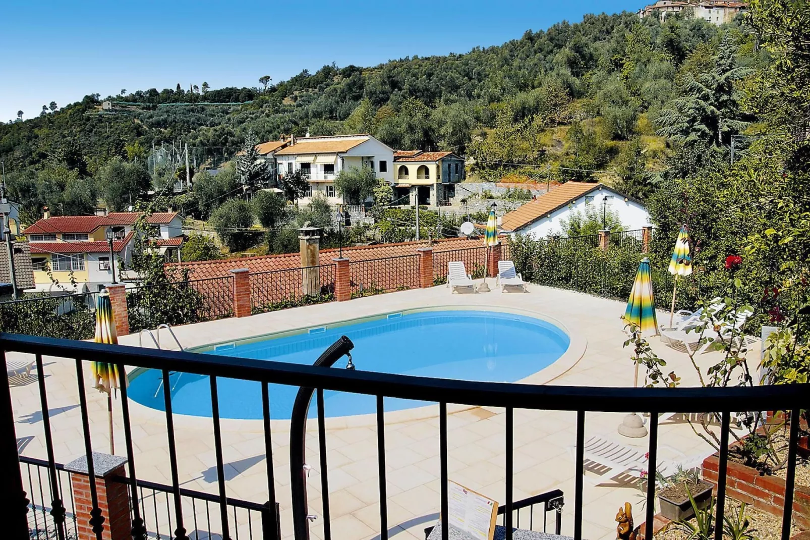 Agri-tourism Borgo Ameno Casanova Lerrone B4-Zwembad