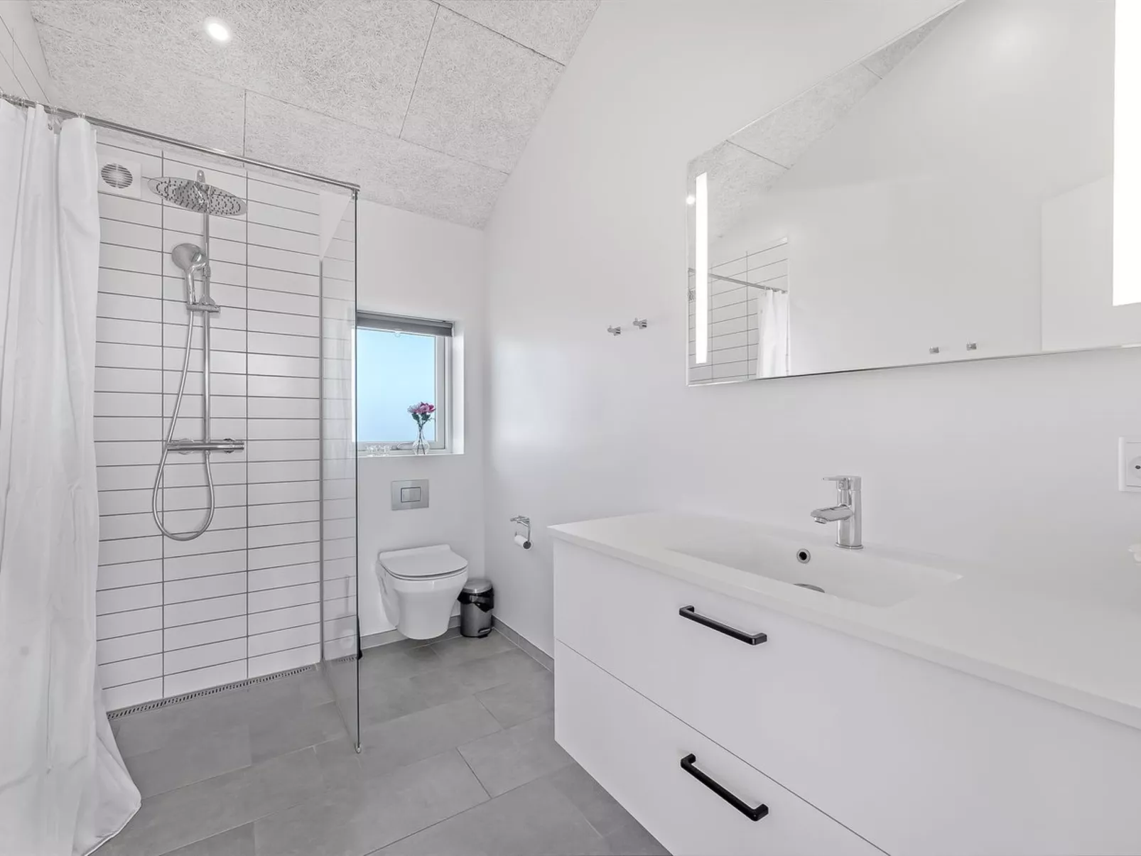 "Niesina" -  from the sea - Binnen