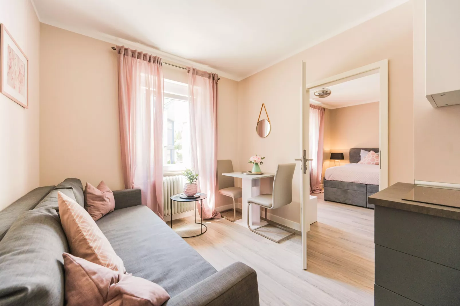 Villa Rosa Apartment 4 - Pax 3 - Woonkamer
