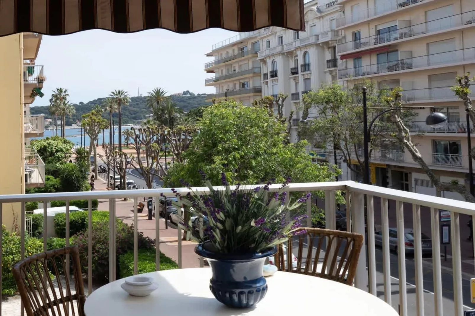 Appart près des plages plein centre confortable-Terrasbalkon