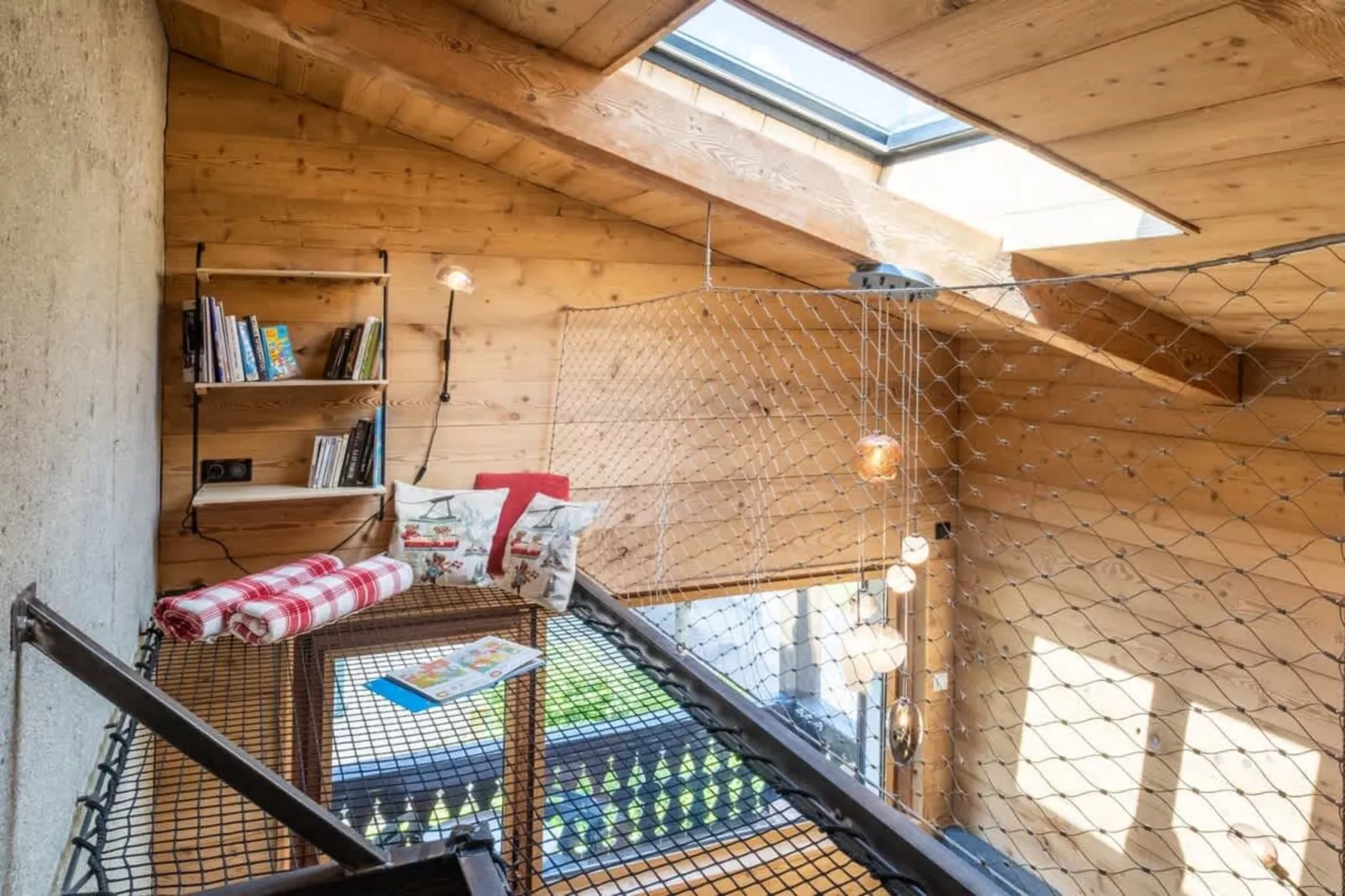 Châlet Racar pour 4 personnes centre ville et vue sur la montagne-Overloop