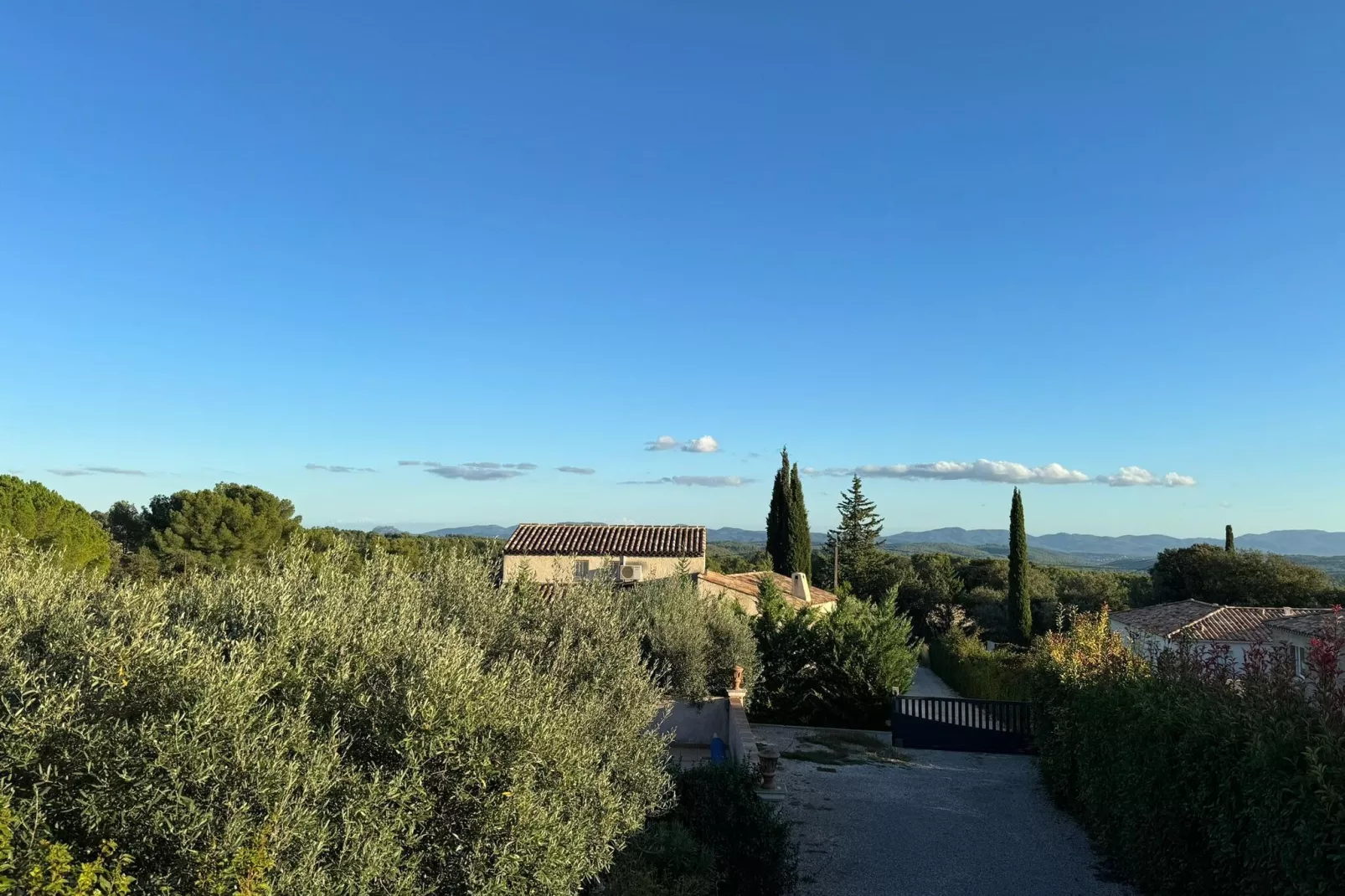 Villa Font du Roux-Uitzicht zomer