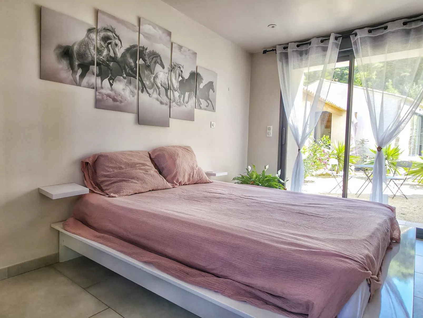 Bauernhaus aus Stein mit schöner Aussicht "Mas de Lysis". - Image-tags.info