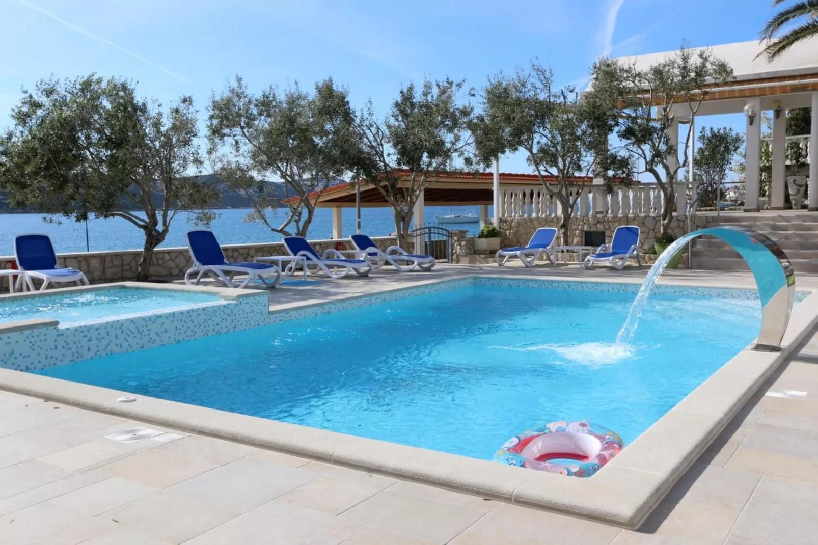 SV Marija 2 - Ferienwohnung 1 - Typ 4plus2 - Zwembad