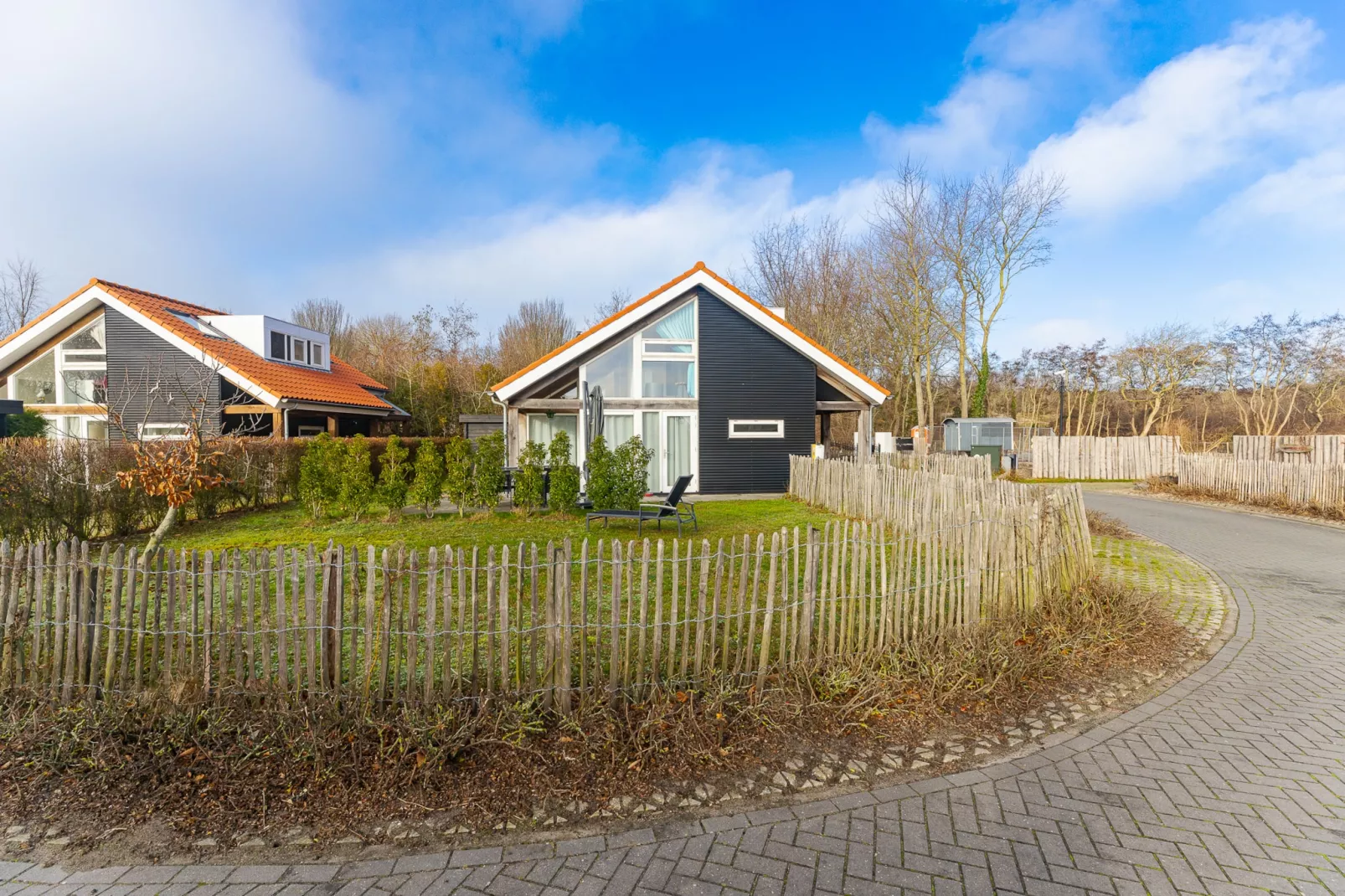 Zonnedorp 1 Solskin Renesse | Beach Holiday in Modern Holiday Home - Buitenkant zomer