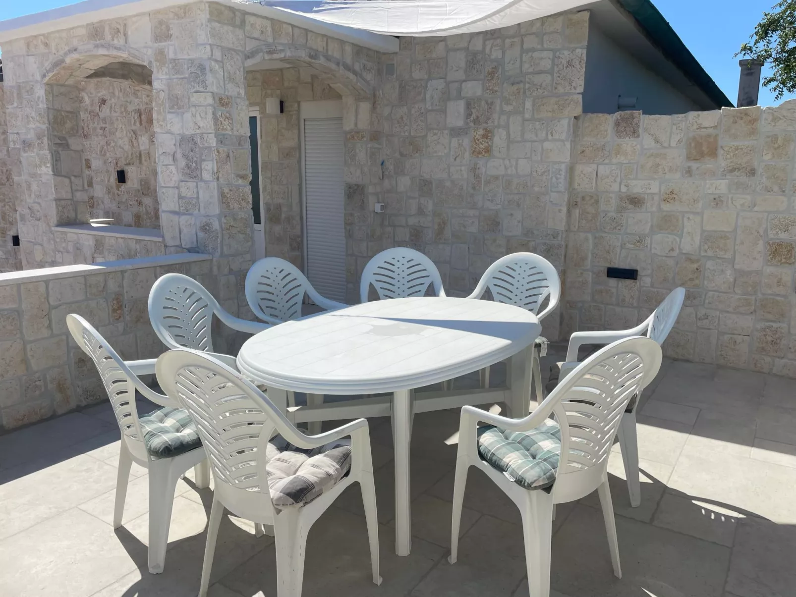 Stonehouse-Pag - Image-tags.info