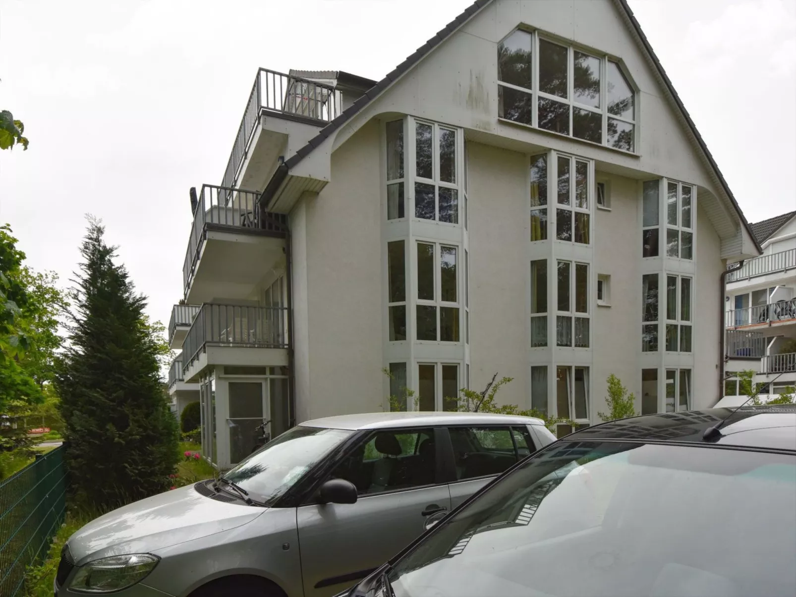Mit Balkon - Buiten