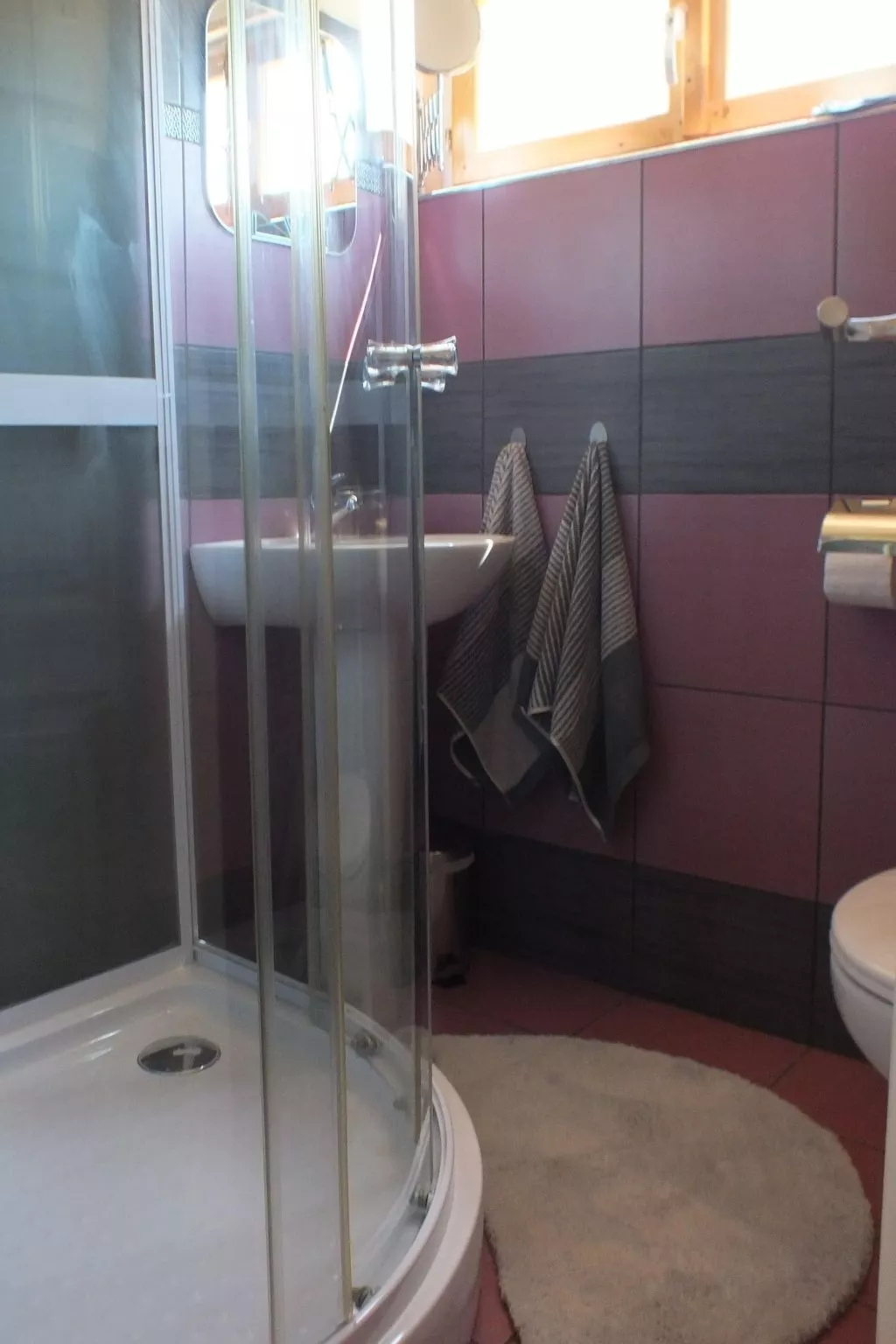 Freistehendes Ferienhaus beim Wellnessbad mit eingezäuntem Garten und Terrasse - Image-tags.info