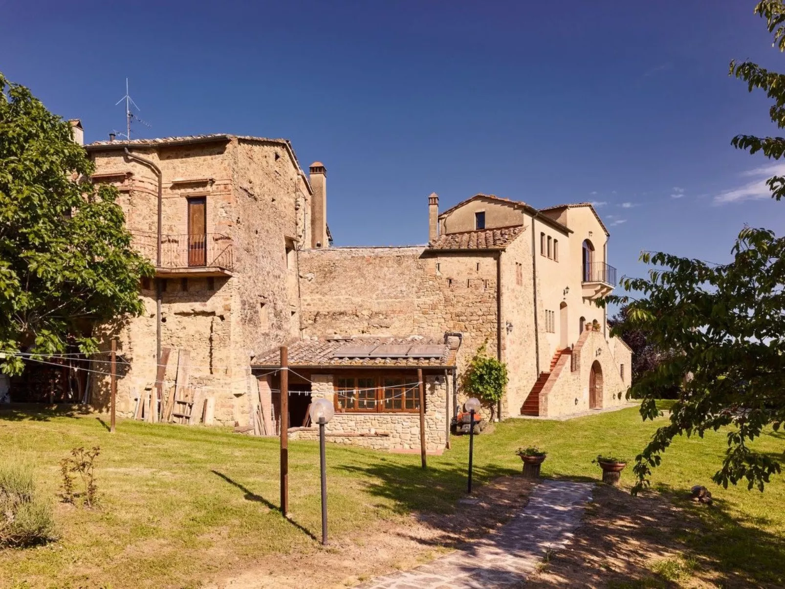 La Cisterna - Image-tags.info