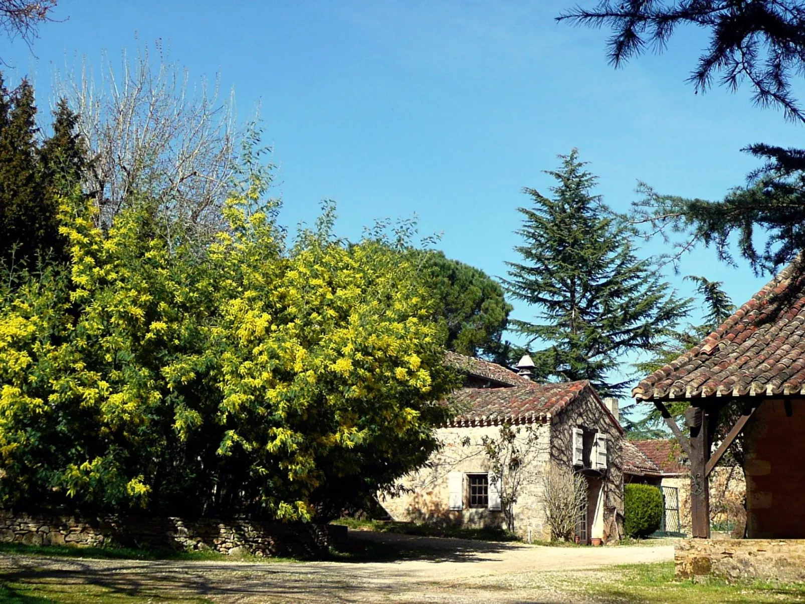 Domaine "Le Fournil" mit Jacuzzi - Buiten