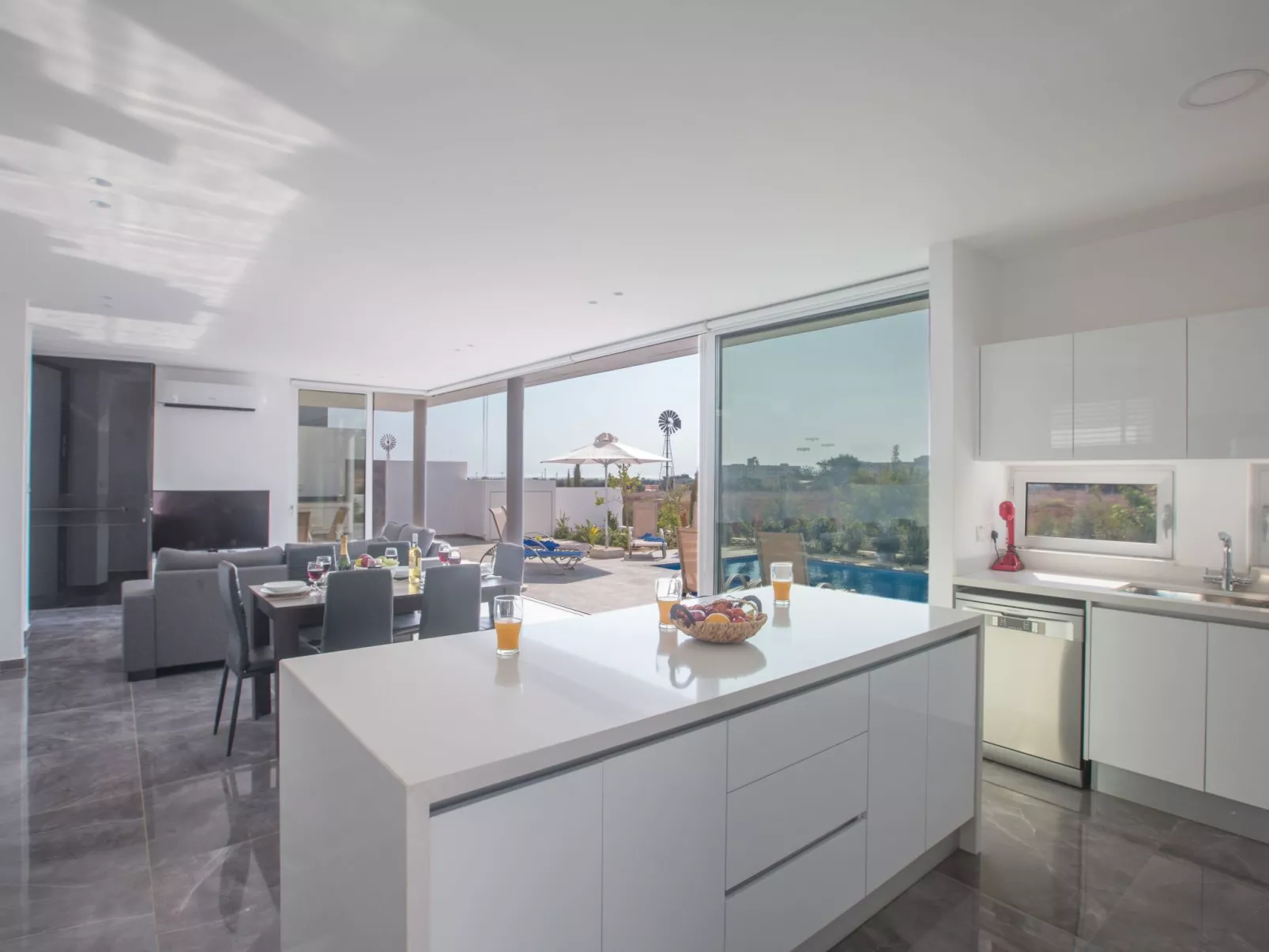 3-Schlafzimmer-Villa mit Pool in Protaras Zentrum - Image-tags.info