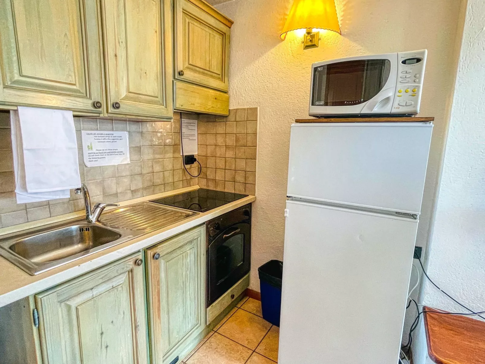 Drei-Zimmer-Dachgeschosswohnung 6 p.l. Villa Frejus - Image-tags.info