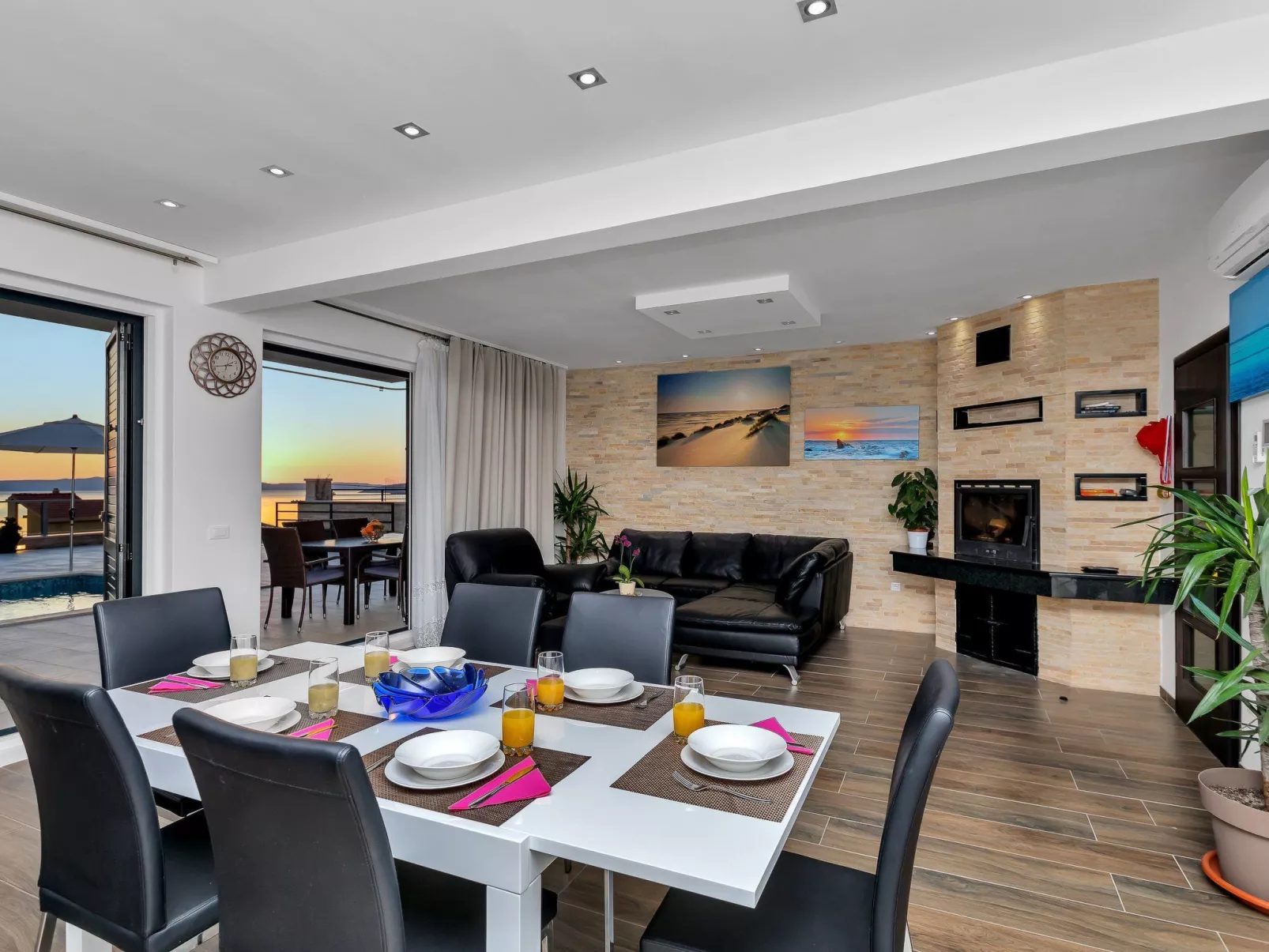 Villa Infinite mit Schwimmbad und Meerblick - Binnen