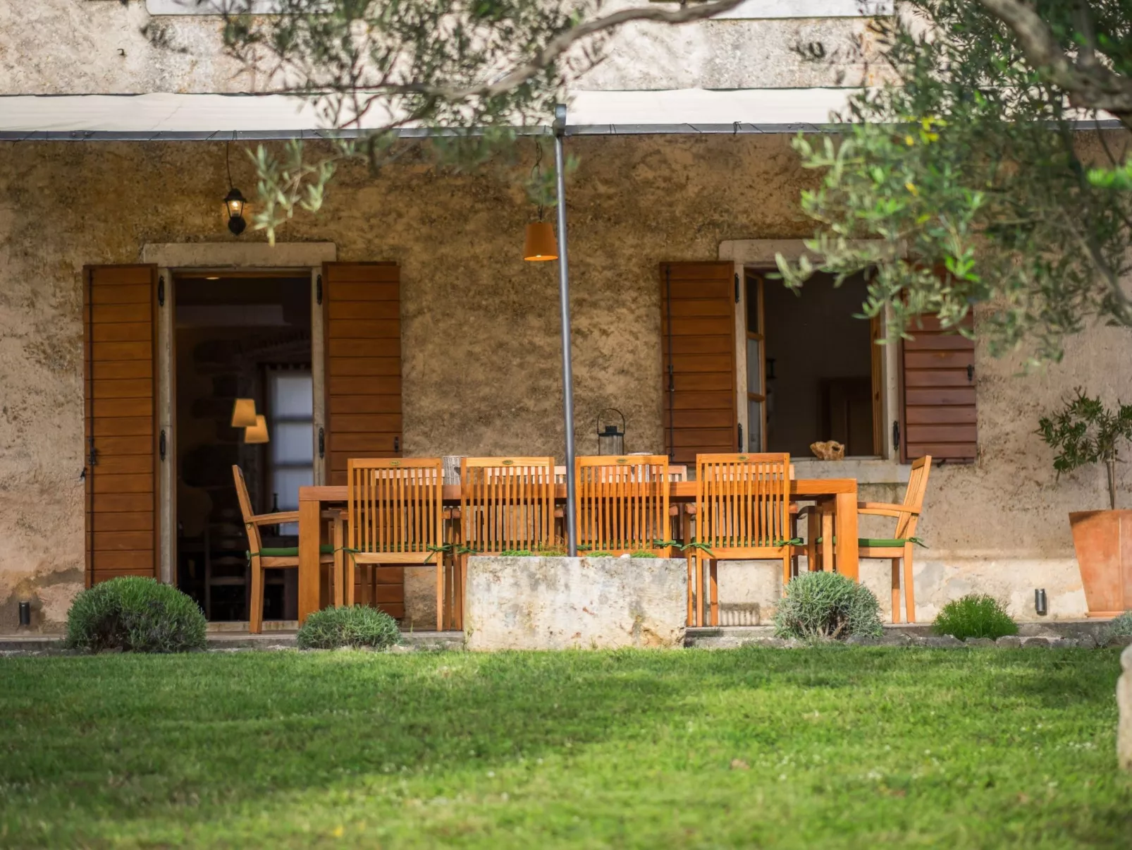 Villa mit Pool, Olivengarten und Meerblick - Image-tags.info