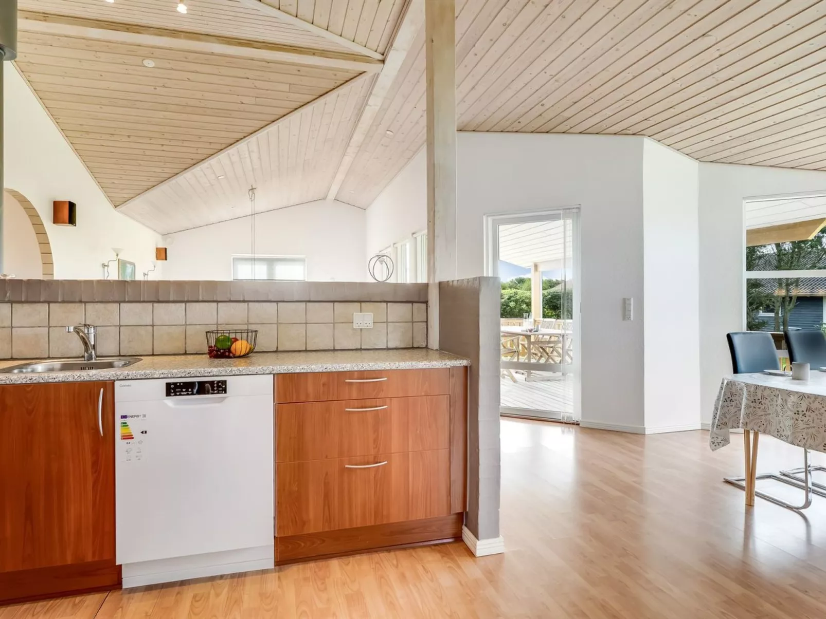 "Elnur" - 200m to the fjord - Binnen