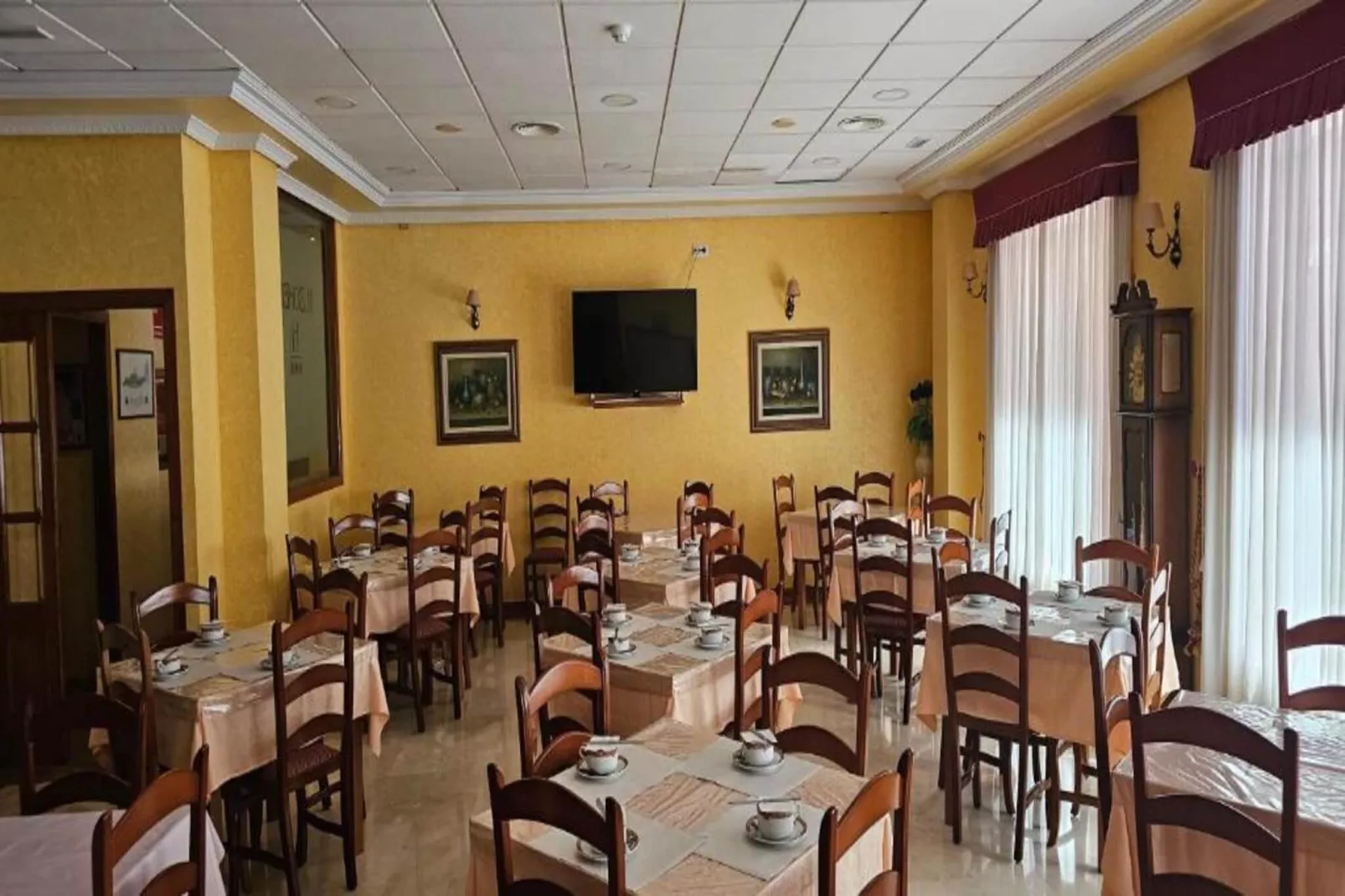 Single Room - Eetkamer