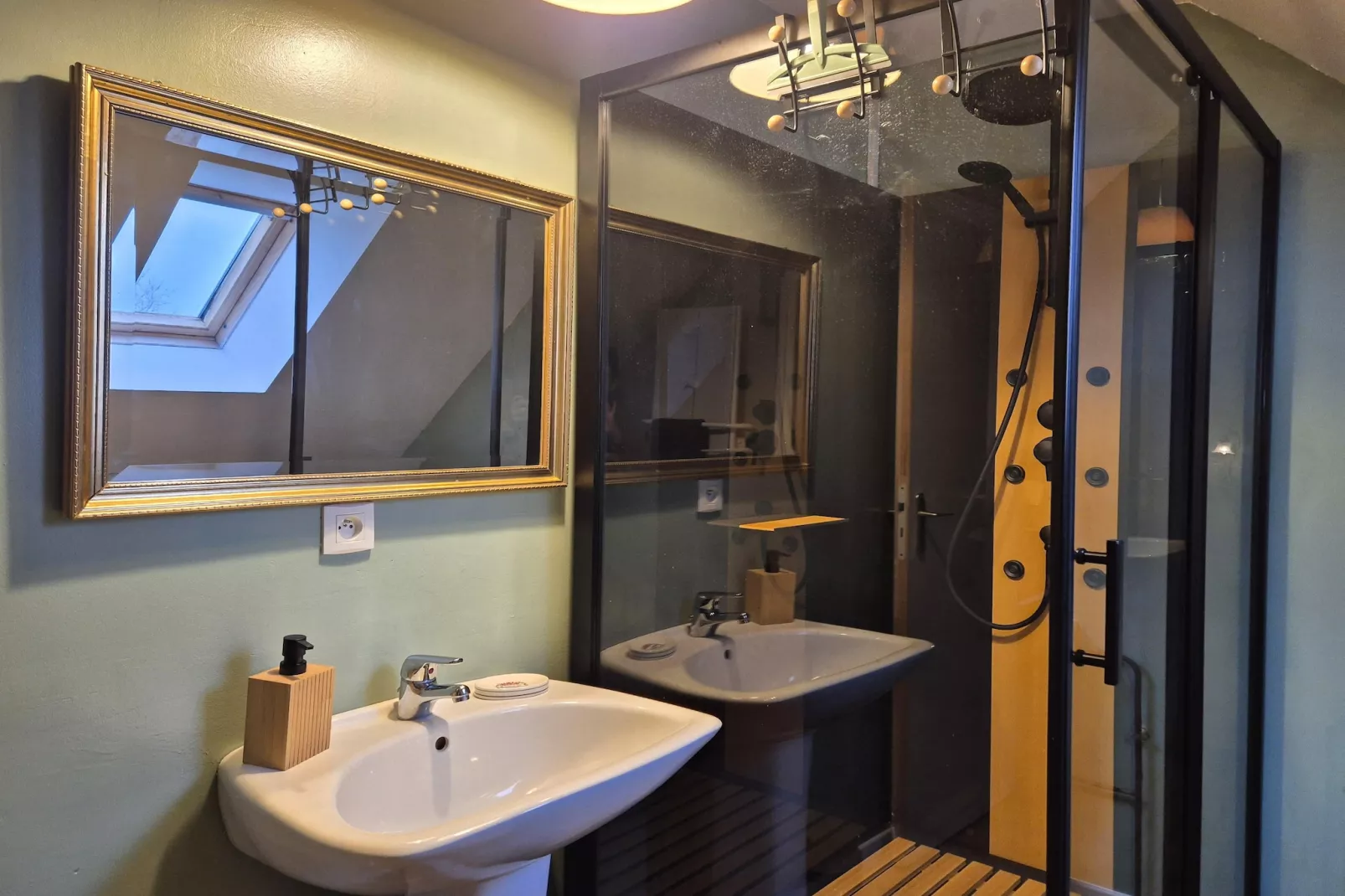 Studio au 1er étage - Badkamer