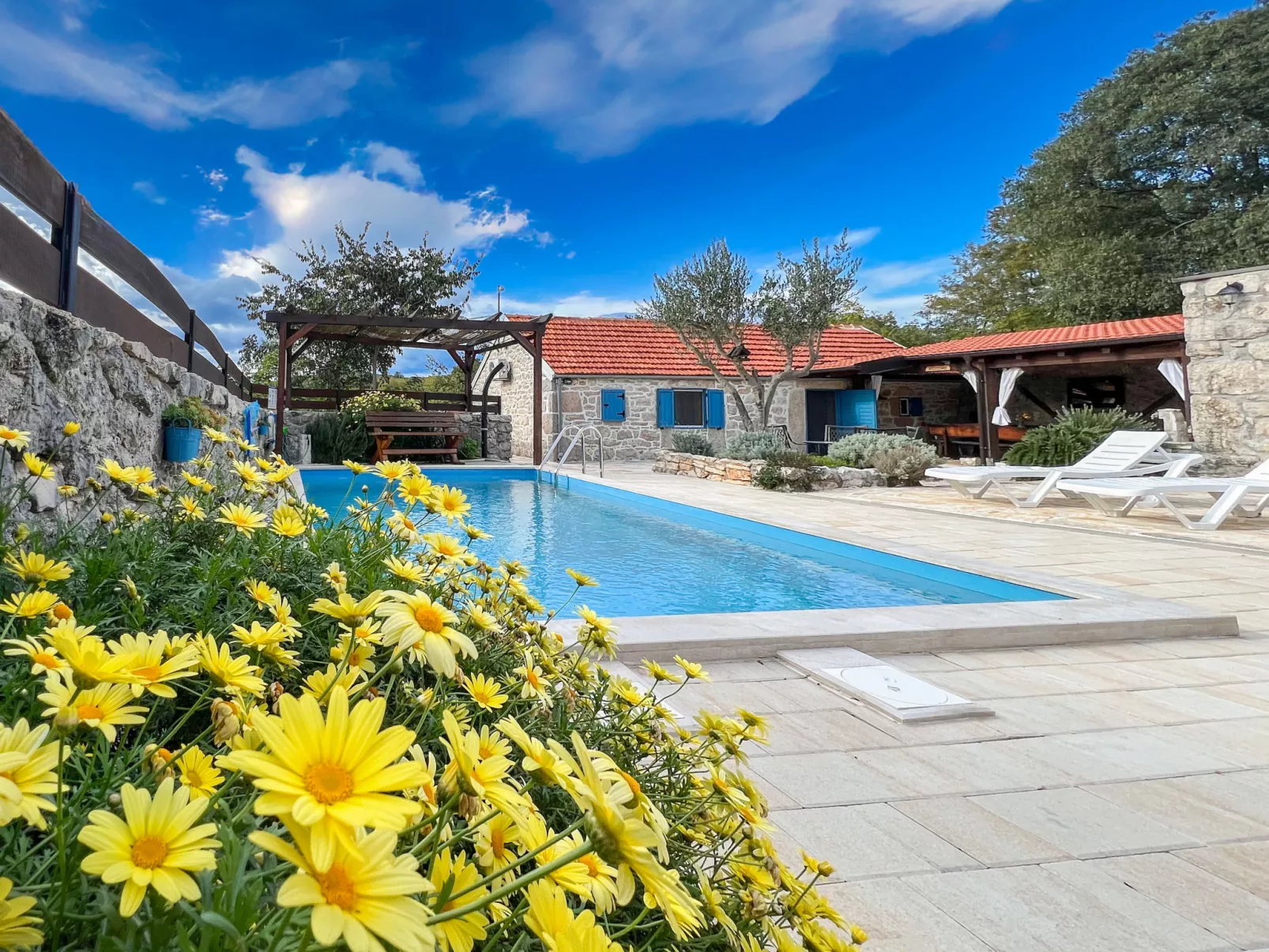 Didini dvori - Buiten