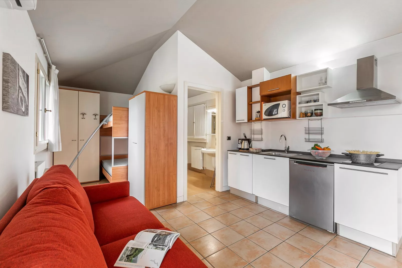 RESIDENCE PORTO LETIZIA - VILLAS-STUDIO 4 PAX VISTA LAGO DELUXE 8214 - VSLD4 - Woonkamer