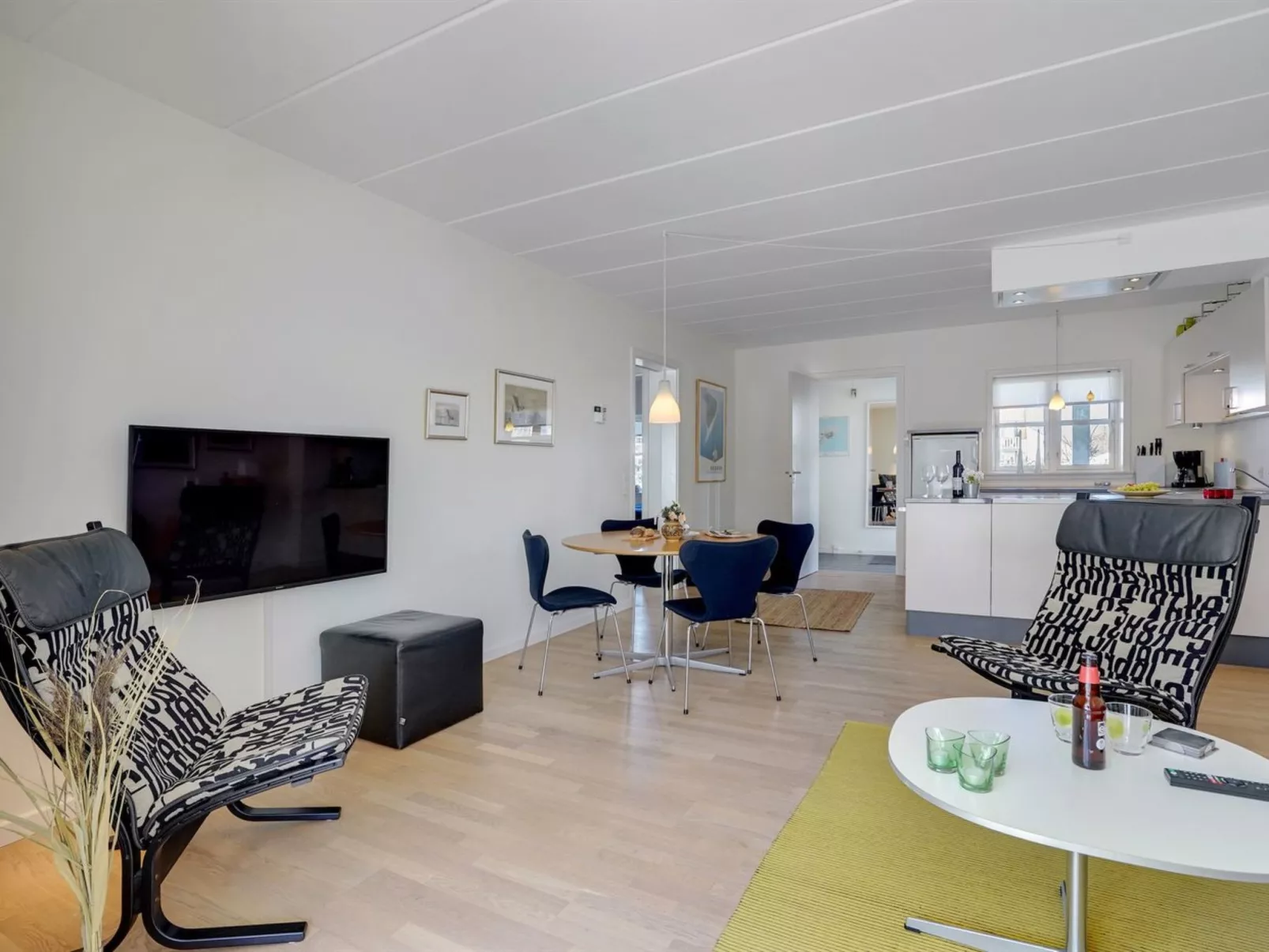 "Shana" - 800m from the sea - Binnen