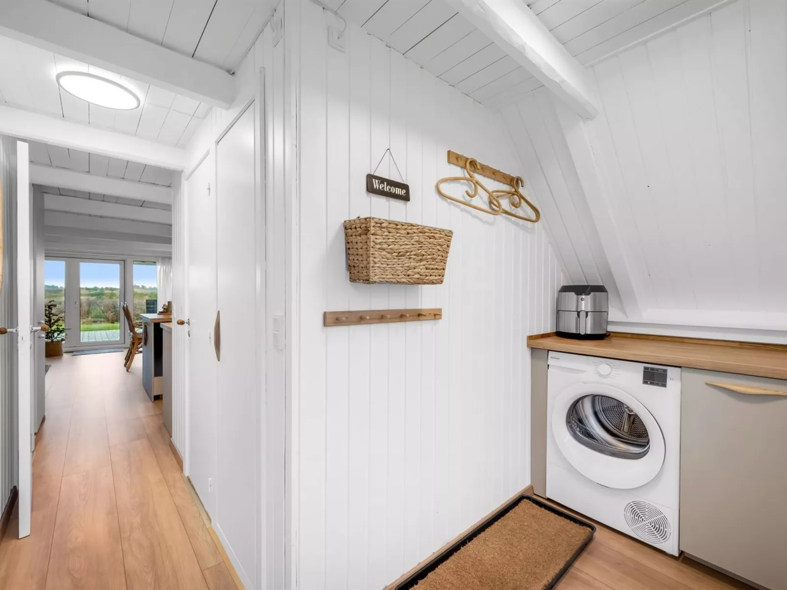 "Gunhwat" - 350m to the fjord-Binnen