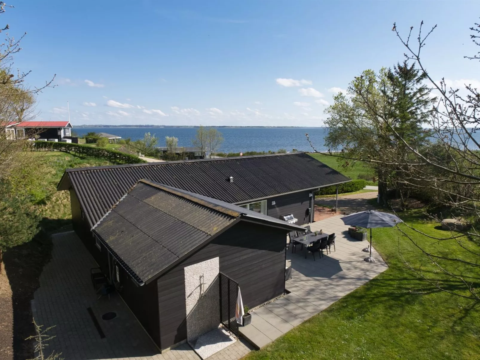 "Elissa" - 50m to the fjord-Buiten