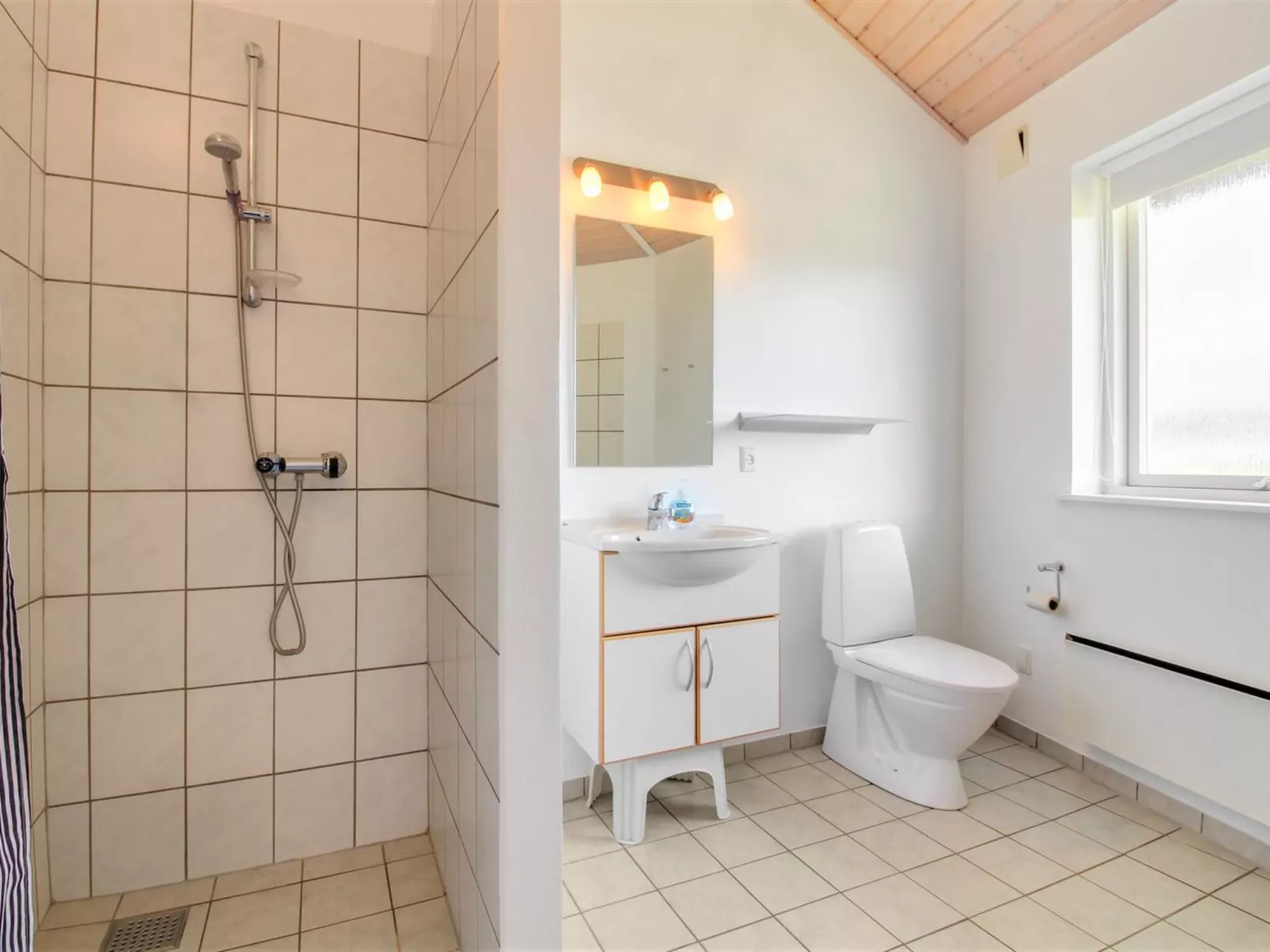 "Jani" - 25km from the sea-Binnen