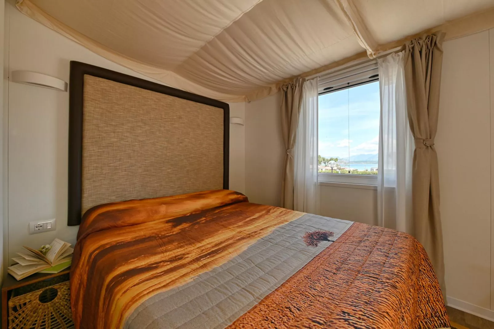 Caravanpark San Benedetto Camping Relais Peschiera / MH Borgo-Slaapkamer